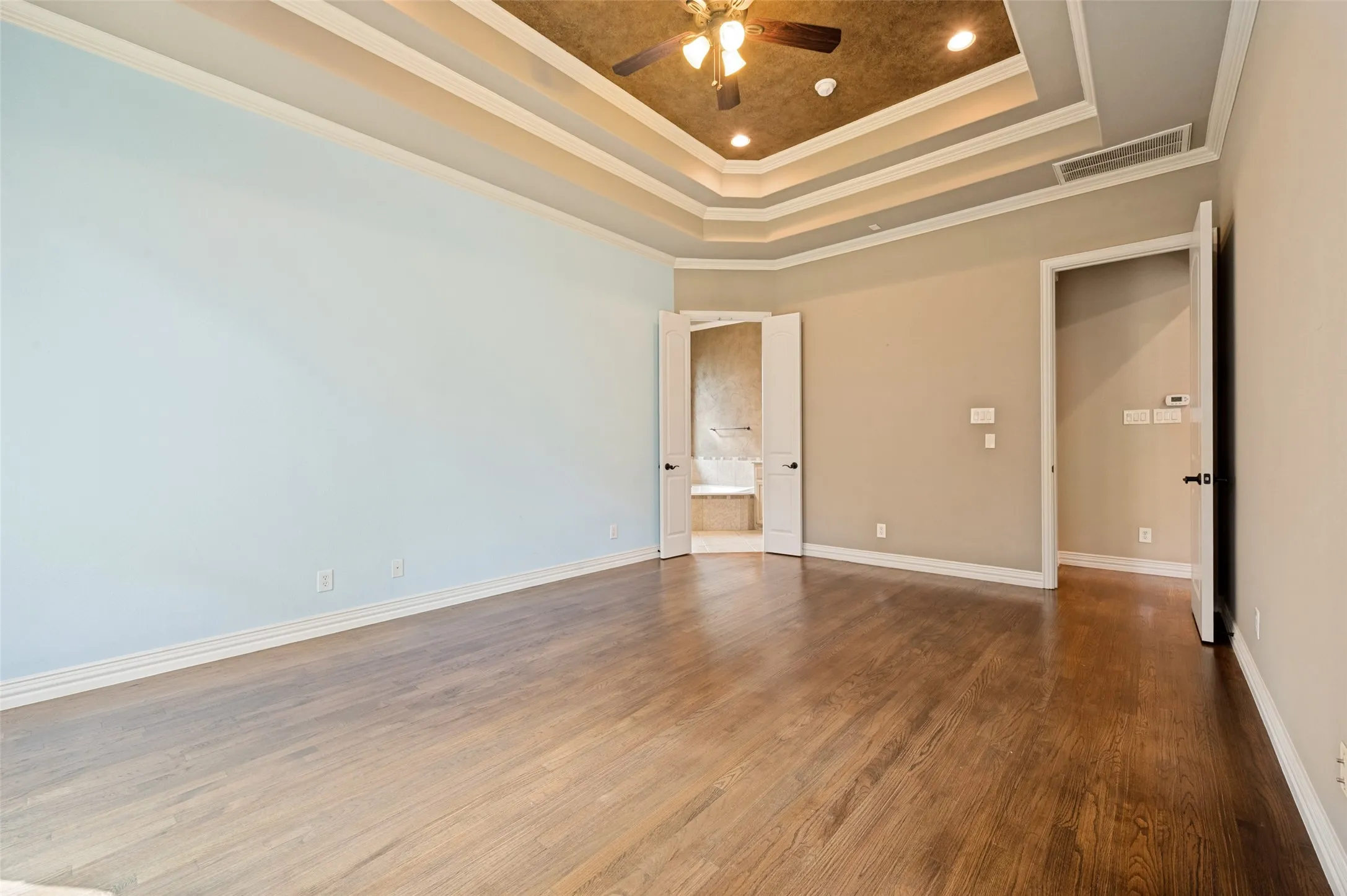 Single Family Residence For Rent in Dallas County , 4046 E Hill Drive, Irving, Texas 75038, 3 Bedroom, 4 Bathroom, 2 Garage spaces, 3,040 Sqft, built in 2008, mls#21366295, Real Estate Agent in Irving, Homes For Rent in Dallas county, Homes For Rent in Irving, Realtor in Irving Texas, Real Estate Brokerage Independent Realty Texas, Luminita Cordes Realtor