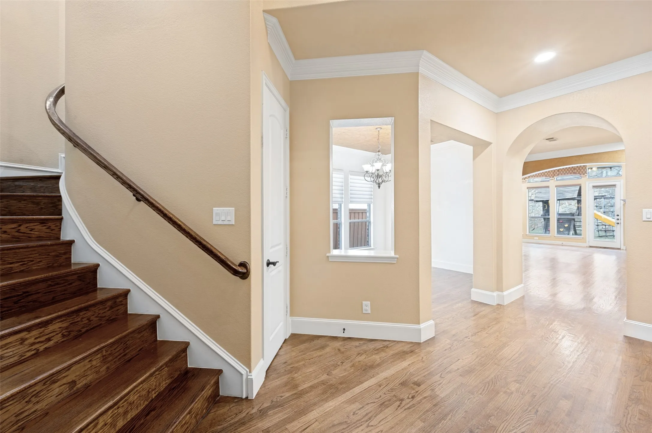 Single Family Residence For Rent in Dallas County , 4046 E Hill Drive, Irving, Texas 75038, 3 Bedroom, 4 Bathroom, 2 Garage spaces, 3,040 Sqft, built in 2008, mls#21366295, Real Estate Agent in Irving, Homes For Rent in Dallas county, Homes For Rent in Irving, Realtor in Irving Texas, Real Estate Brokerage Independent Realty Texas, Luminita Cordes Realtor