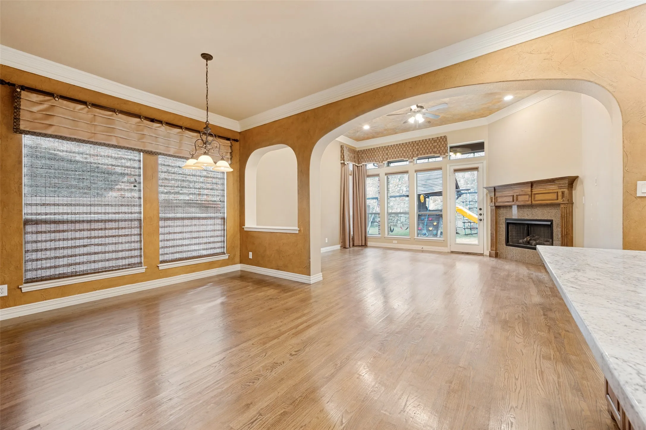 Single Family Residence For Rent in Dallas County , 4046 E Hill Drive, Irving, Texas 75038, 3 Bedroom, 4 Bathroom, 2 Garage spaces, 3,040 Sqft, built in 2008, mls#21366295, Real Estate Agent in Irving, Homes For Rent in Dallas county, Homes For Rent in Irving, Realtor in Irving Texas, Real Estate Brokerage Independent Realty Texas, Luminita Cordes Realtor