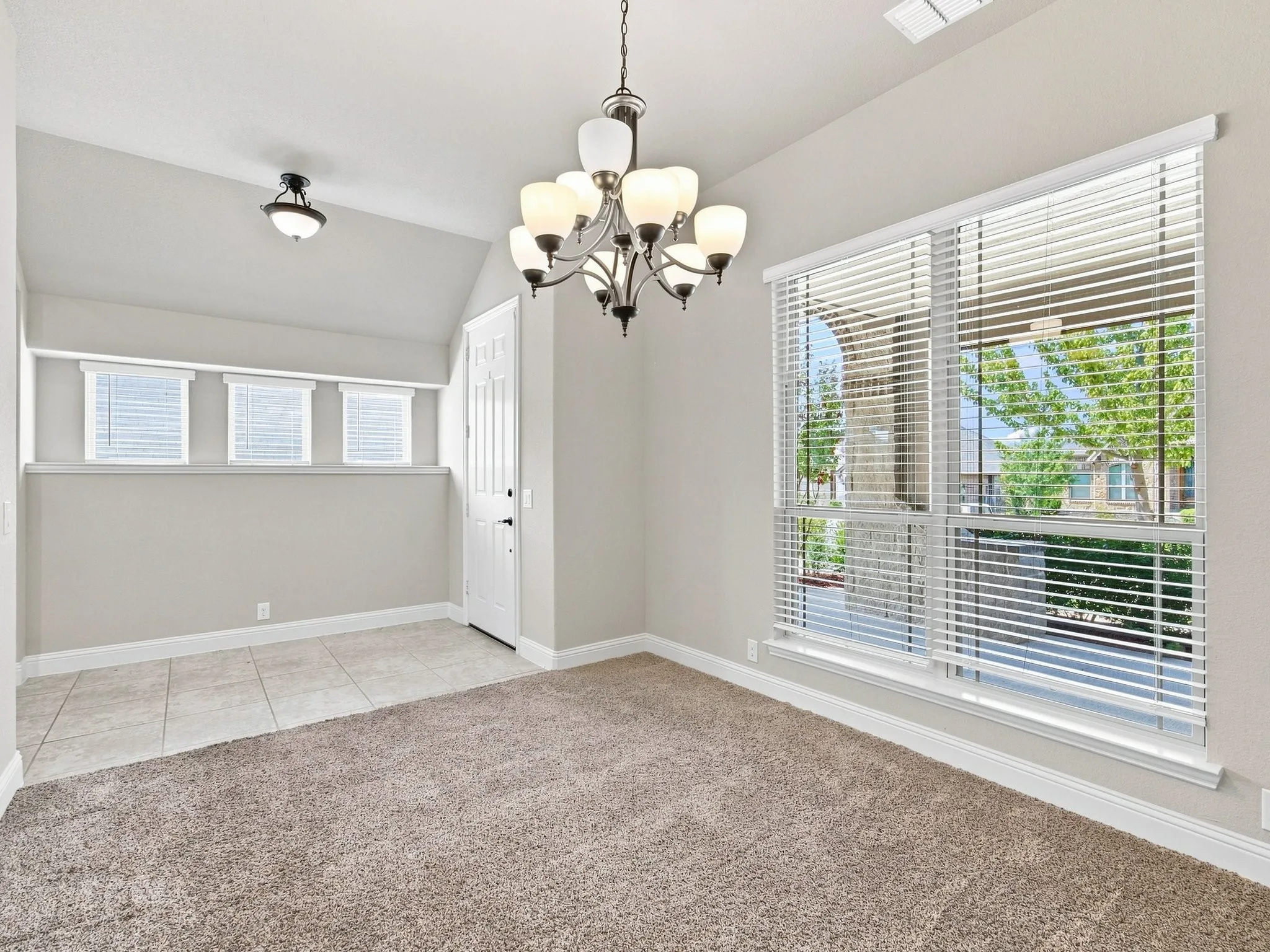 Single Family Residence For Sale in Tarrant County , 5429 Quiet Woods Trail, Fort Worth, Texas 76123, 3 Bedroom, 2 Bathroom, 2 Garage spaces, 1,825 Sqft, built in 2019, mls#21364197, Real Estate Agent in Fort Worth, Homes For Sale in Tarrant county, Homes For Sale in Fort Worth, Realtor in Fort Worth Texas, Real Estate Brokerage Independent Realty Texas, Luminita Cordes Realtor