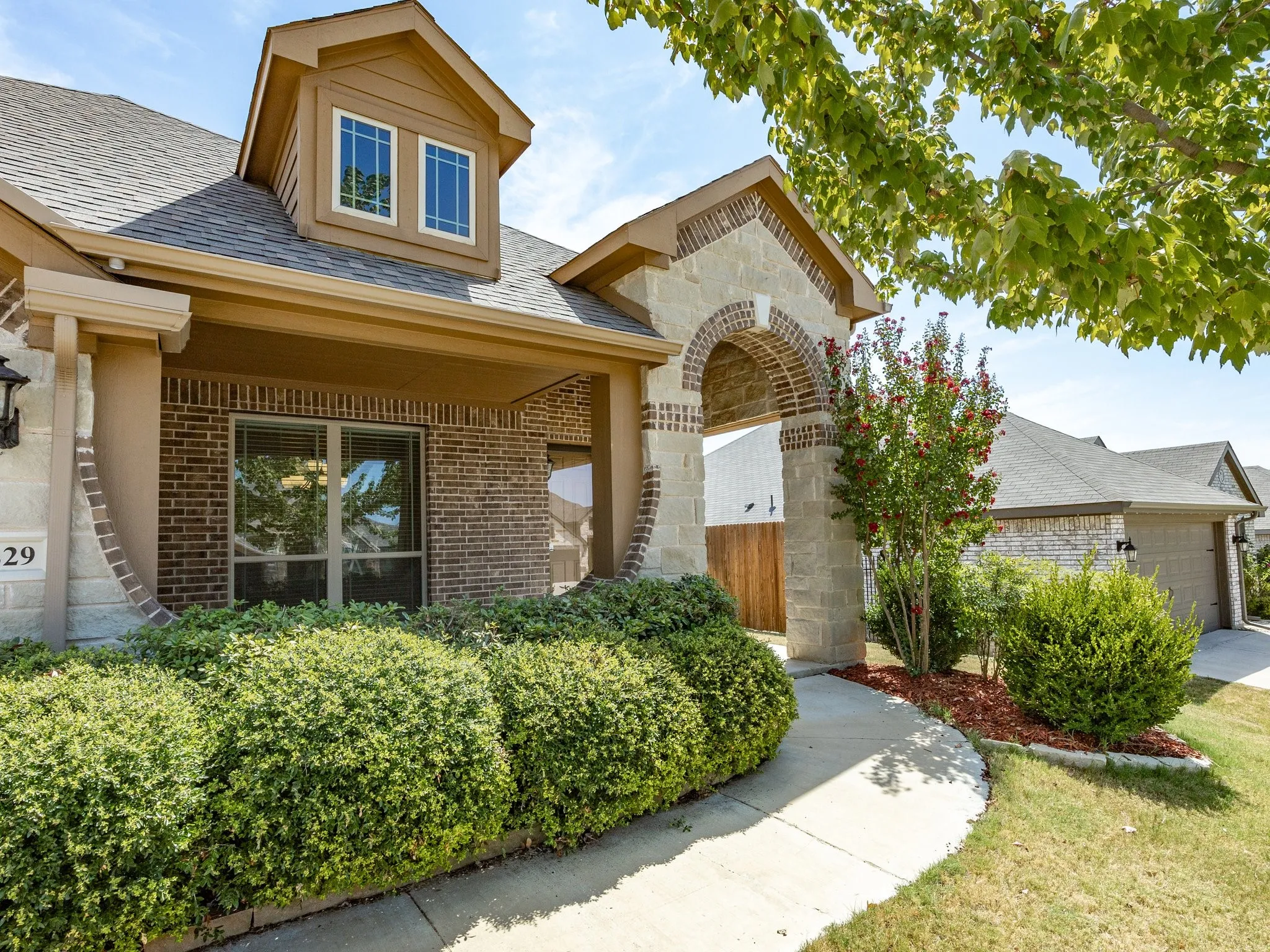 Single Family Residence For Sale in Tarrant County , 5429 Quiet Woods Trail, Fort Worth, Texas 76123, 3 Bedroom, 2 Bathroom, 2 Garage spaces, 1,825 Sqft, built in 2019, mls#21364197, Real Estate Agent in Fort Worth, Homes For Sale in Tarrant county, Homes For Sale in Fort Worth, Realtor in Fort Worth Texas, Real Estate Brokerage Independent Realty Texas, Luminita Cordes Realtor