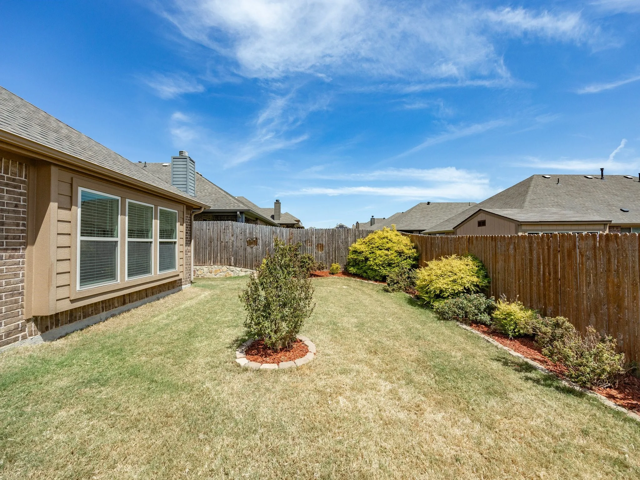 Single Family Residence For Sale in Tarrant County , 5429 Quiet Woods Trail, Fort Worth, Texas 76123, 3 Bedroom, 2 Bathroom, 2 Garage spaces, 1,825 Sqft, built in 2019, mls#21364197, Real Estate Agent in Fort Worth, Homes For Sale in Tarrant county, Homes For Sale in Fort Worth, Realtor in Fort Worth Texas, Real Estate Brokerage Independent Realty Texas, Luminita Cordes Realtor