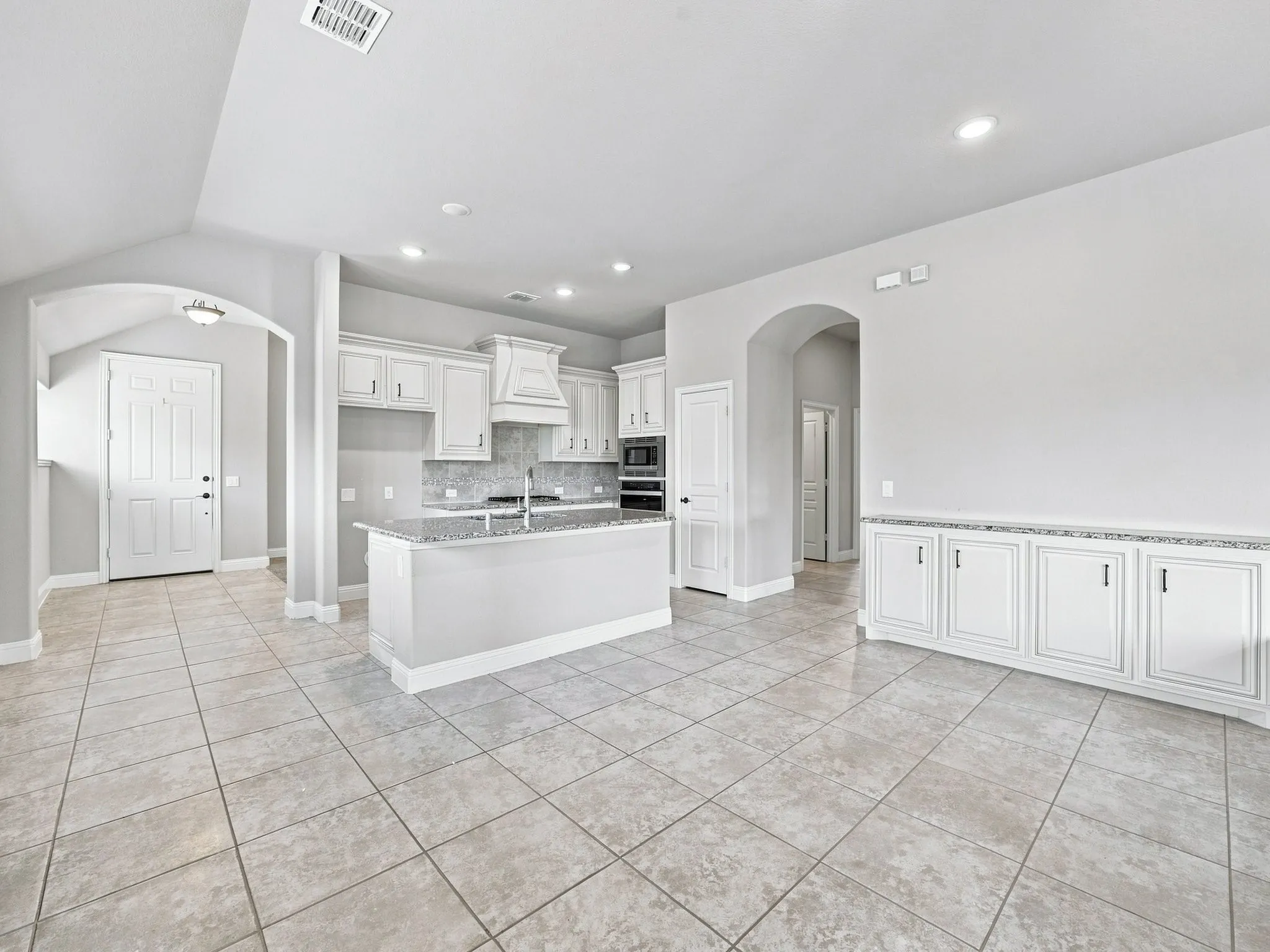 Single Family Residence For Sale in Tarrant County , 5429 Quiet Woods Trail, Fort Worth, Texas 76123, 3 Bedroom, 2 Bathroom, 2 Garage spaces, 1,825 Sqft, built in 2019, mls#21364197, Real Estate Agent in Fort Worth, Homes For Sale in Tarrant county, Homes For Sale in Fort Worth, Realtor in Fort Worth Texas, Real Estate Brokerage Independent Realty Texas, Luminita Cordes Realtor