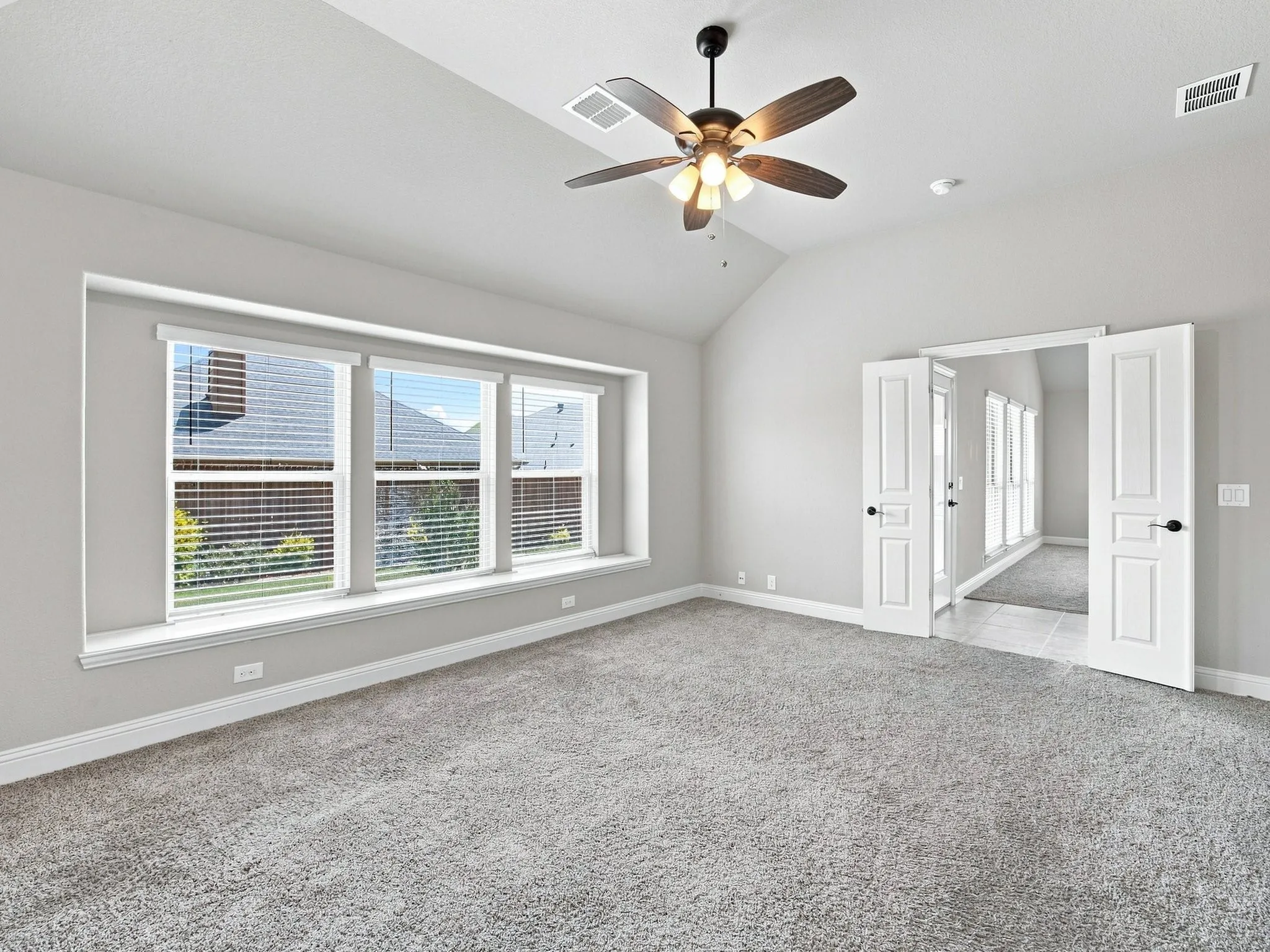 Single Family Residence For Sale in Tarrant County , 5429 Quiet Woods Trail, Fort Worth, Texas 76123, 3 Bedroom, 2 Bathroom, 2 Garage spaces, 1,825 Sqft, built in 2019, mls#21364197, Real Estate Agent in Fort Worth, Homes For Sale in Tarrant county, Homes For Sale in Fort Worth, Realtor in Fort Worth Texas, Real Estate Brokerage Independent Realty Texas, Luminita Cordes Realtor