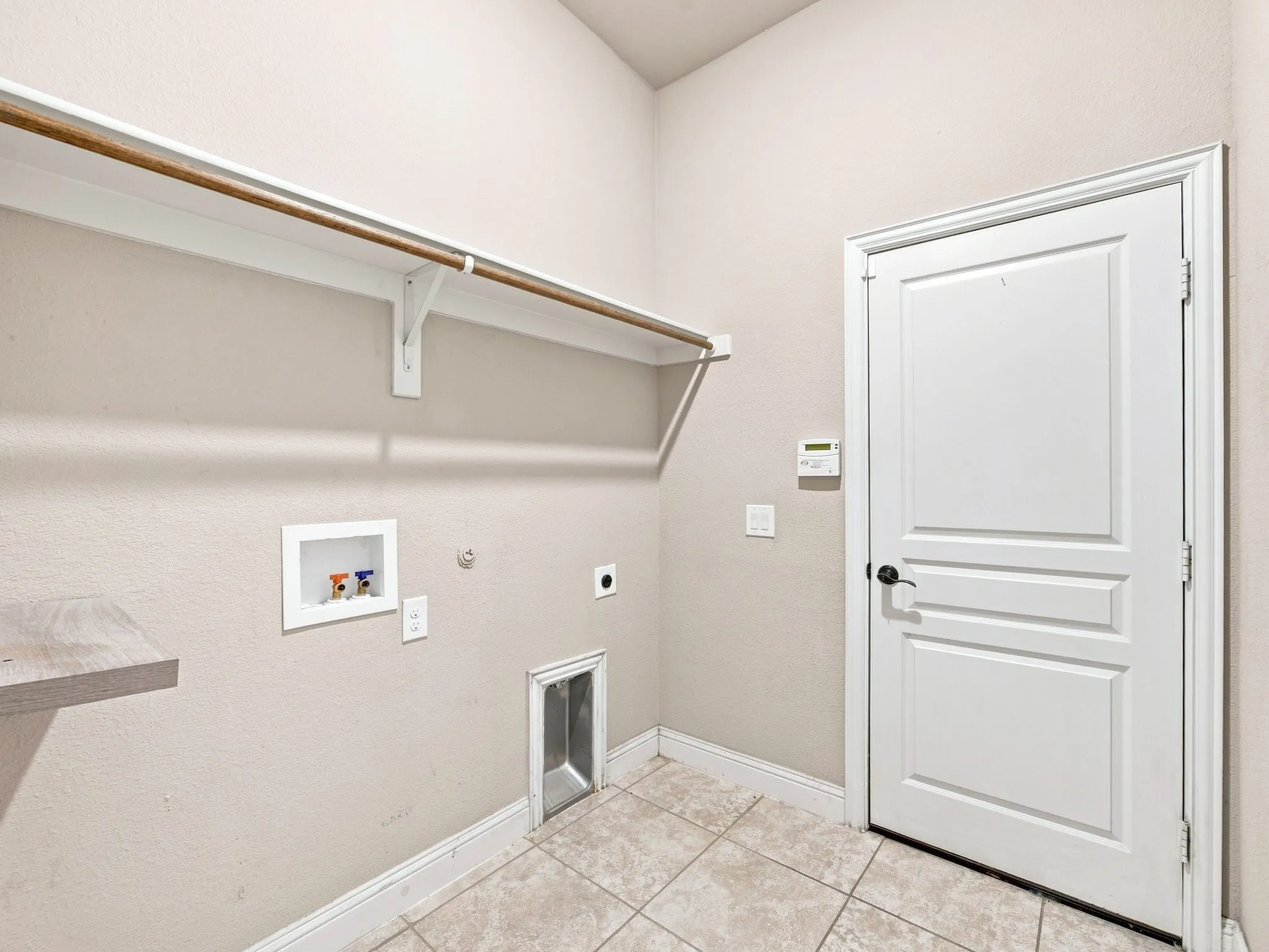 Single Family Residence For Sale in Tarrant County , 5429 Quiet Woods Trail, Fort Worth, Texas 76123, 3 Bedroom, 2 Bathroom, 2 Garage spaces, 1,825 Sqft, built in 2019, mls#21364197, Real Estate Agent in Fort Worth, Homes For Sale in Tarrant county, Homes For Sale in Fort Worth, Realtor in Fort Worth Texas, Real Estate Brokerage Independent Realty Texas, Luminita Cordes Realtor