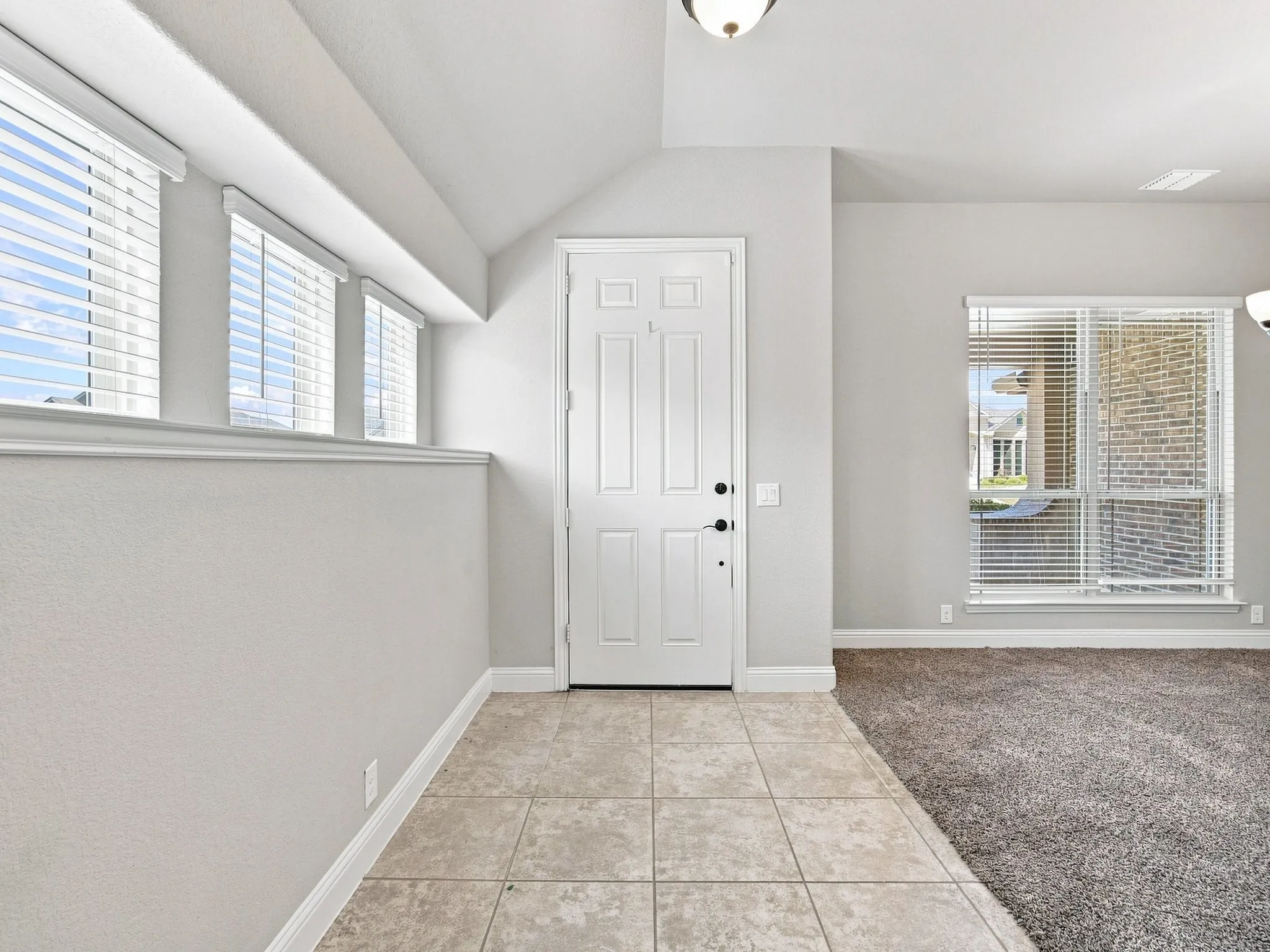 Single Family Residence For Sale in Tarrant County , 5429 Quiet Woods Trail, Fort Worth, Texas 76123, 3 Bedroom, 2 Bathroom, 2 Garage spaces, 1,825 Sqft, built in 2019, mls#21364197, Real Estate Agent in Fort Worth, Homes For Sale in Tarrant county, Homes For Sale in Fort Worth, Realtor in Fort Worth Texas, Real Estate Brokerage Independent Realty Texas, Luminita Cordes Realtor