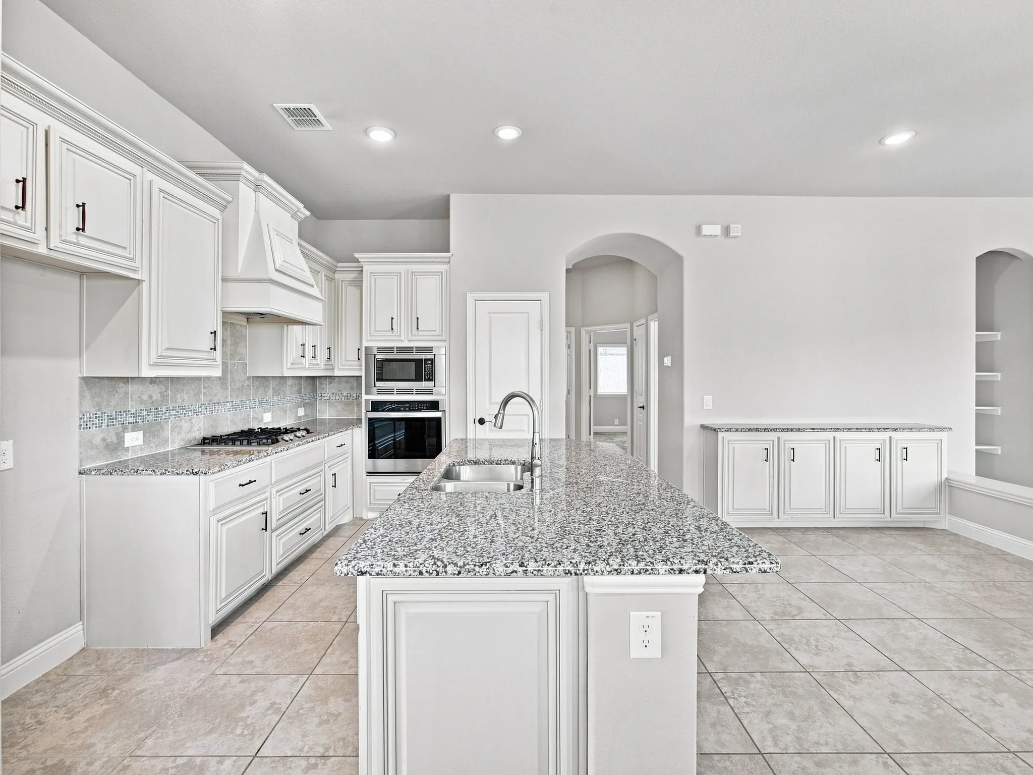 Single Family Residence For Sale in Tarrant County , 5429 Quiet Woods Trail, Fort Worth, Texas 76123, 3 Bedroom, 2 Bathroom, 2 Garage spaces, 1,825 Sqft, built in 2019, mls#21364197, Real Estate Agent in Fort Worth, Homes For Sale in Tarrant county, Homes For Sale in Fort Worth, Realtor in Fort Worth Texas, Real Estate Brokerage Independent Realty Texas, Luminita Cordes Realtor