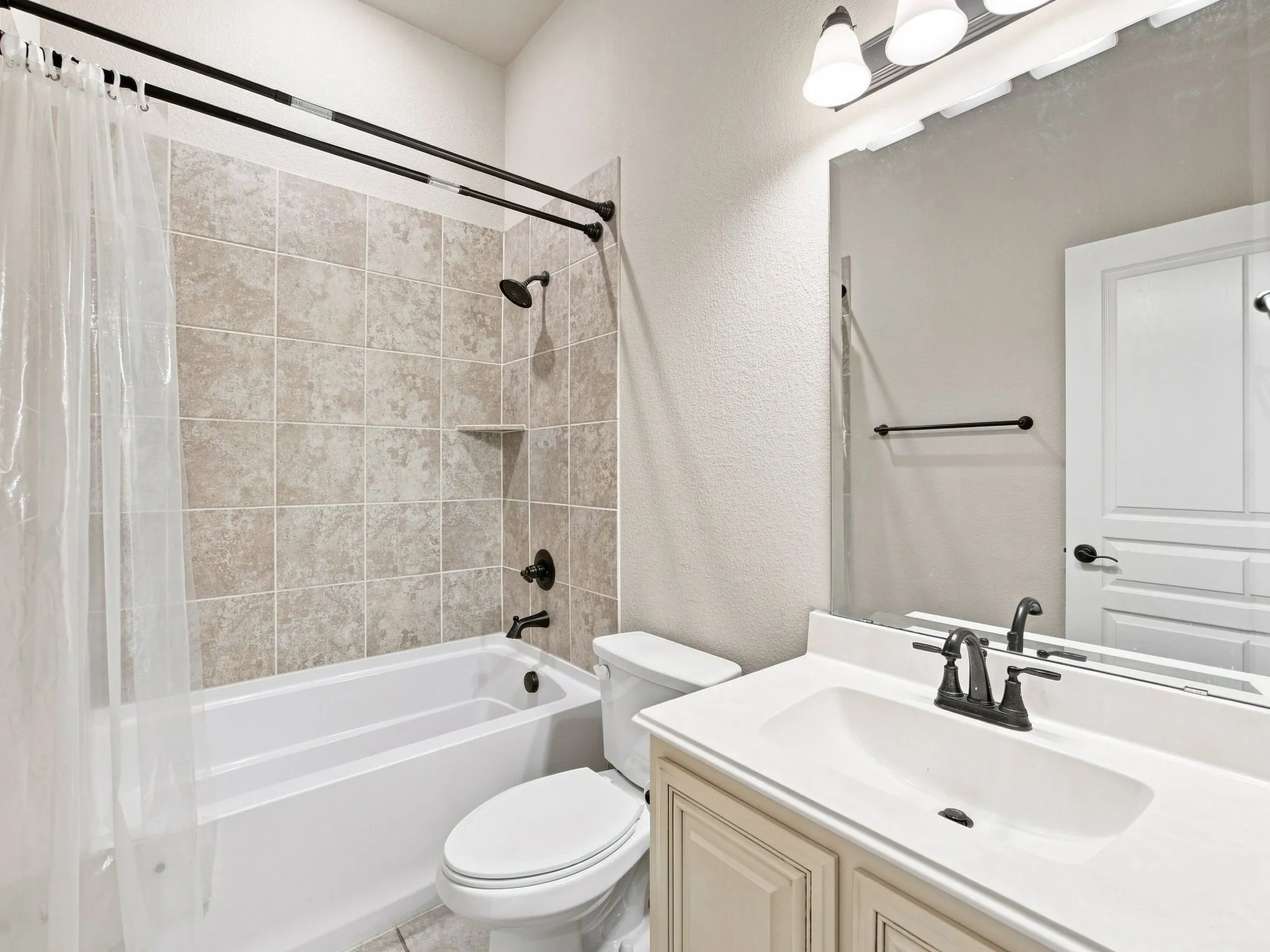 Single Family Residence For Sale in Tarrant County , 5429 Quiet Woods Trail, Fort Worth, Texas 76123, 3 Bedroom, 2 Bathroom, 2 Garage spaces, 1,825 Sqft, built in 2019, mls#21364197, Real Estate Agent in Fort Worth, Homes For Sale in Tarrant county, Homes For Sale in Fort Worth, Realtor in Fort Worth Texas, Real Estate Brokerage Independent Realty Texas, Luminita Cordes Realtor