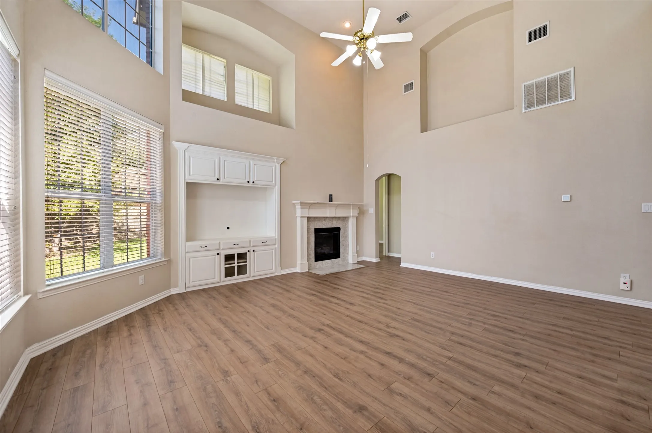 Single Family Residence For Rent in Denton County , 3621 Nandina Drive, Flower Mound, Texas 75022, 4 Bedroom, 4 Bathroom, 2 Garage spaces, 3,212 Sqft, built in 2003, mls#21366297, Real Estate Agent in Flower Mound, Homes For Rent in Denton county, Homes For Rent in Flower Mound, Realtor in Flower Mound Texas, Real Estate Brokerage Independent Realty Texas, Luminita Cordes Realtor