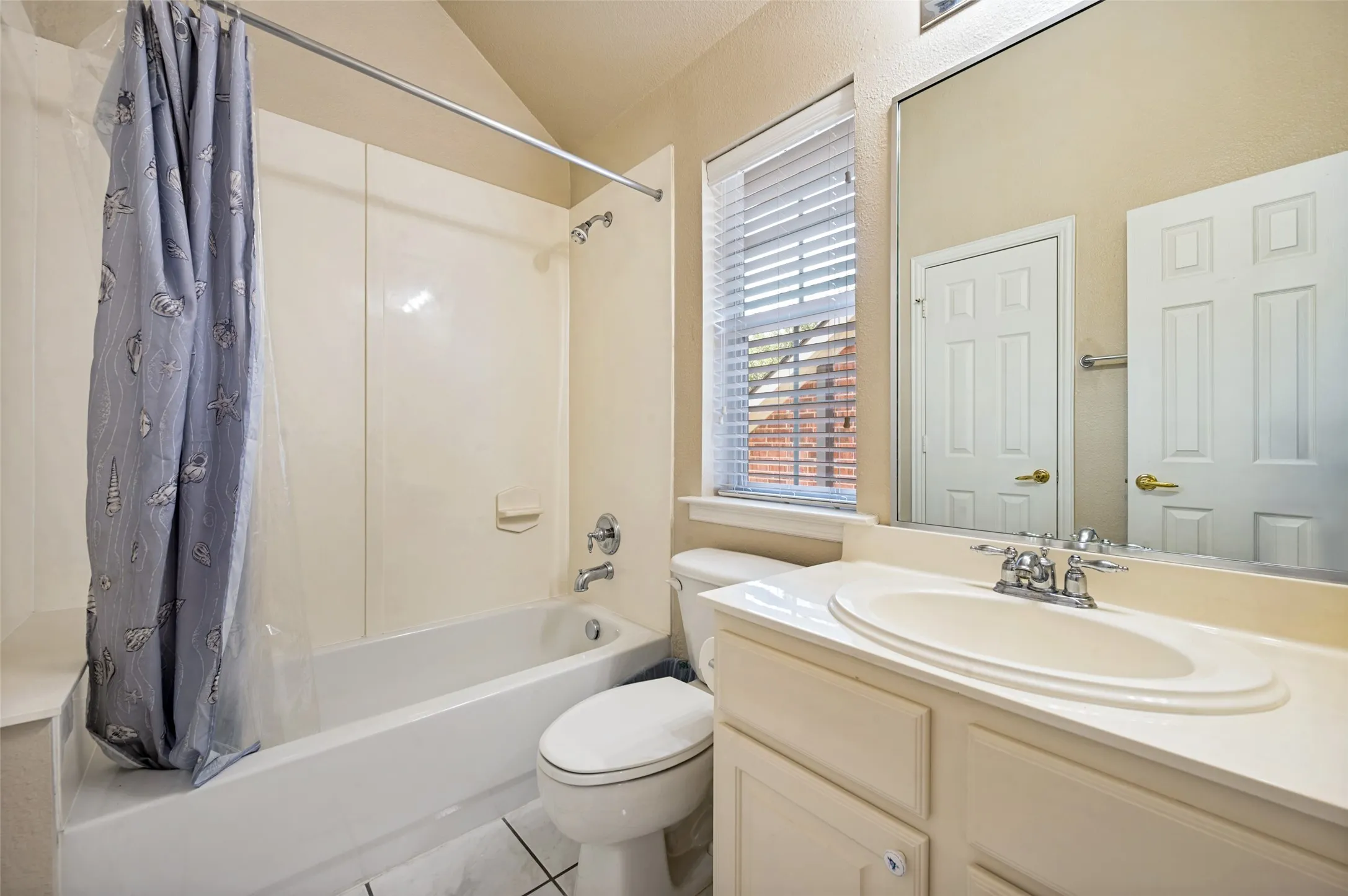 Single Family Residence For Rent in Denton County , 3621 Nandina Drive, Flower Mound, Texas 75022, 4 Bedroom, 4 Bathroom, 2 Garage spaces, 3,212 Sqft, built in 2003, mls#21366297, Real Estate Agent in Flower Mound, Homes For Rent in Denton county, Homes For Rent in Flower Mound, Realtor in Flower Mound Texas, Real Estate Brokerage Independent Realty Texas, Luminita Cordes Realtor