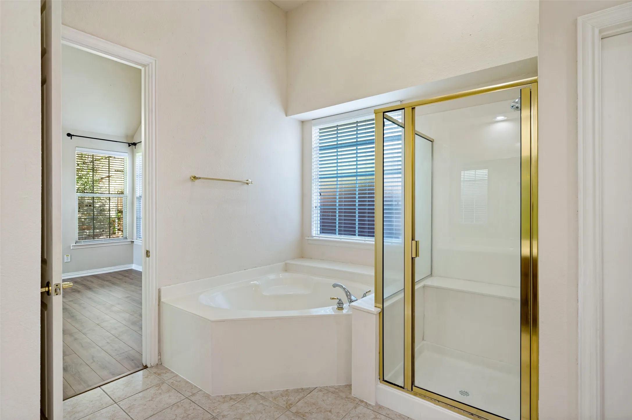 Single Family Residence For Rent in Denton County , 3621 Nandina Drive, Flower Mound, Texas 75022, 4 Bedroom, 4 Bathroom, 2 Garage spaces, 3,212 Sqft, built in 2003, mls#21366297, Real Estate Agent in Flower Mound, Homes For Rent in Denton county, Homes For Rent in Flower Mound, Realtor in Flower Mound Texas, Real Estate Brokerage Independent Realty Texas, Luminita Cordes Realtor