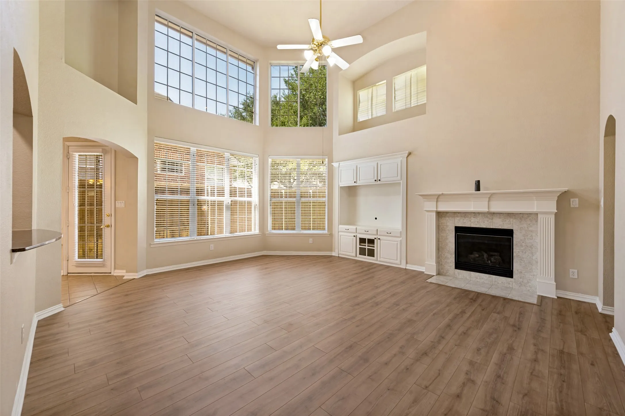 Single Family Residence For Rent in Denton County , 3621 Nandina Drive, Flower Mound, Texas 75022, 4 Bedroom, 4 Bathroom, 2 Garage spaces, 3,212 Sqft, built in 2003, mls#21366297, Real Estate Agent in Flower Mound, Homes For Rent in Denton county, Homes For Rent in Flower Mound, Realtor in Flower Mound Texas, Real Estate Brokerage Independent Realty Texas, Luminita Cordes Realtor