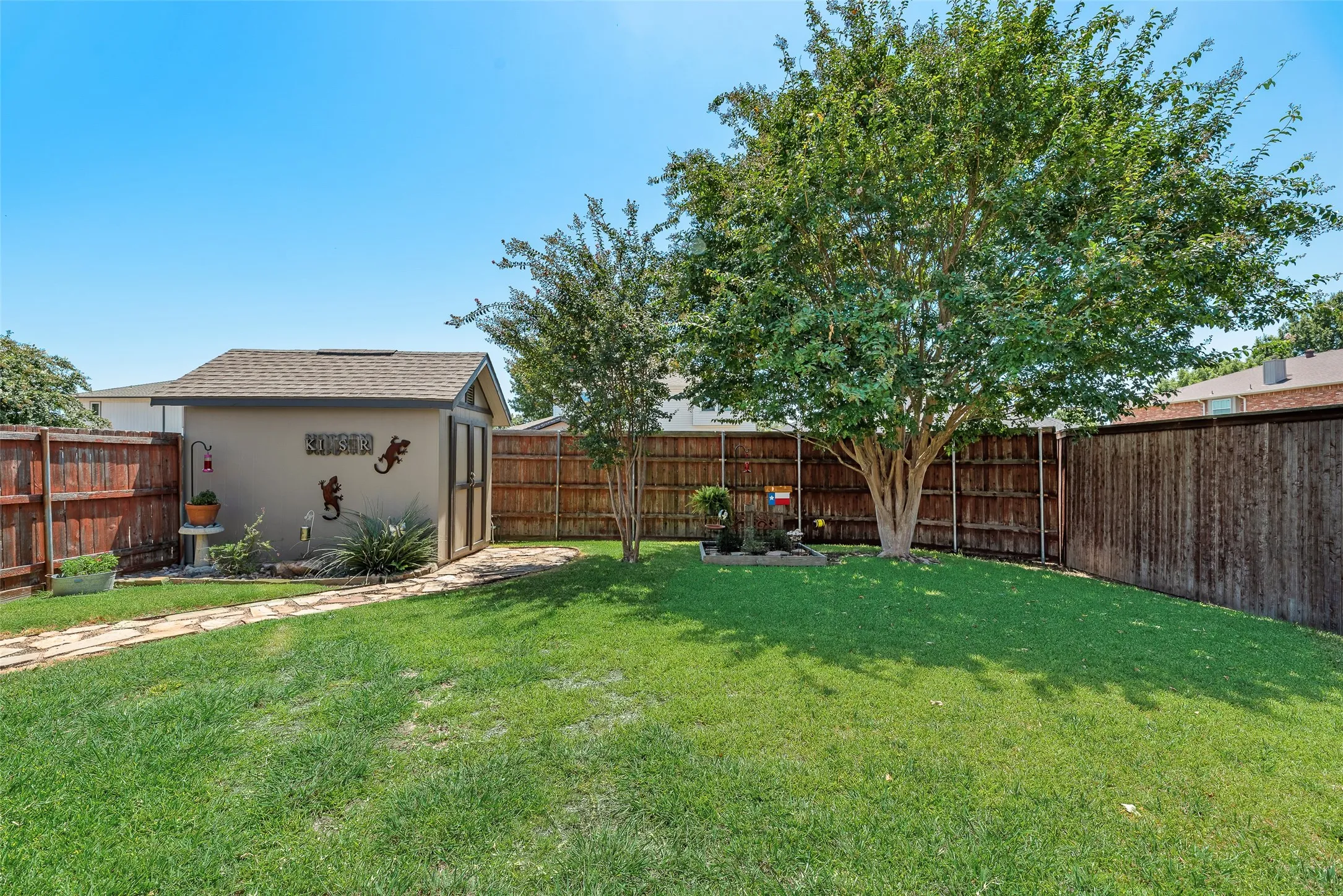 Single Family Residence For Sale in Collin County , 818 Foxwood Lane, Wylie, Texas 75098, 3 Bedroom, 2 Bathroom, 2 Garage spaces, 1,882 Sqft, built in 1995, mls#21365967, Real Estate Agent in Wylie, Homes For Sale in Collin county, Homes For Sale in Wylie, Realtor in Wylie Texas, Real Estate Brokerage Independent Realty Texas, Luminita Cordes Realtor