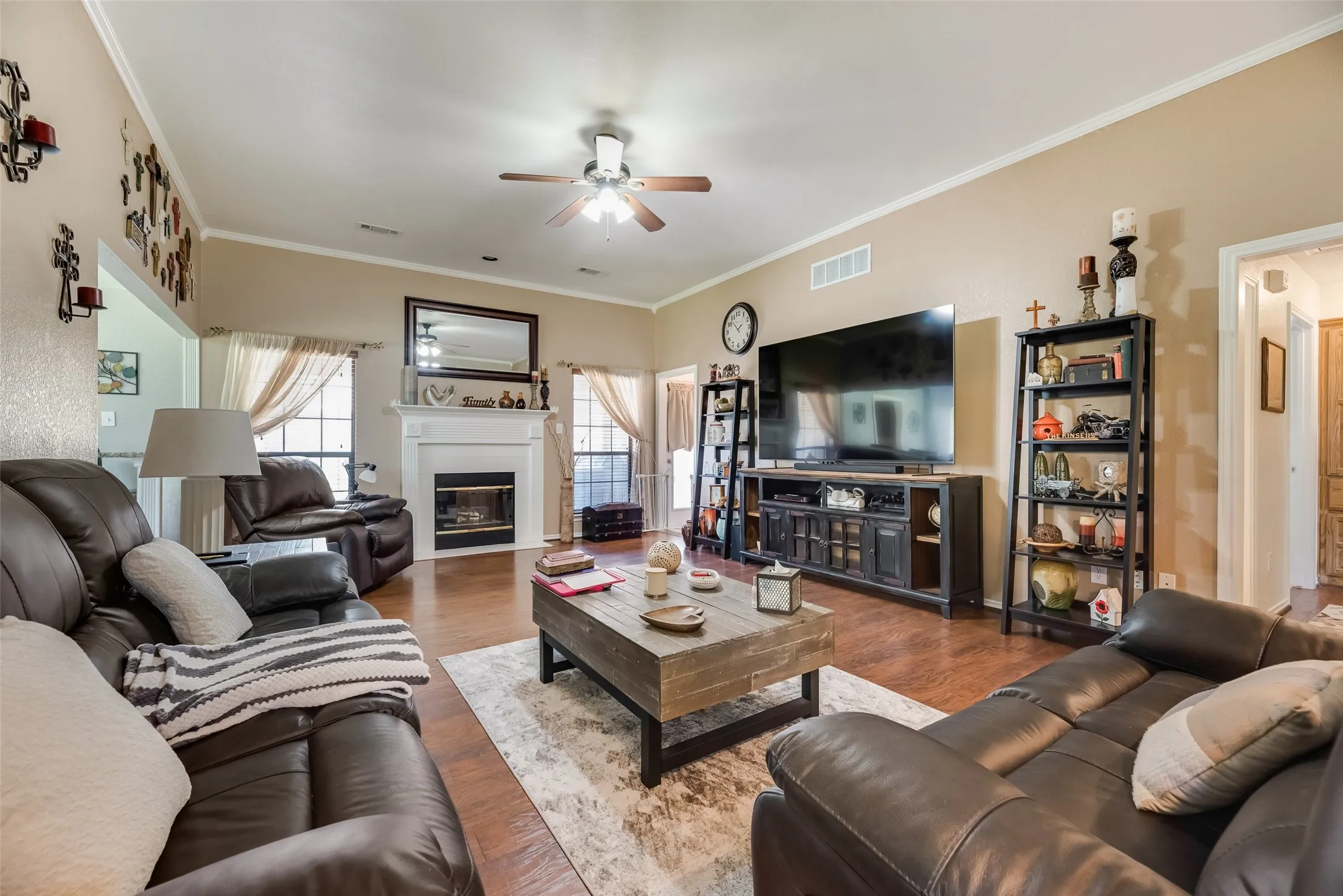 Single Family Residence For Sale in Collin County , 818 Foxwood Lane, Wylie, Texas 75098, 3 Bedroom, 2 Bathroom, 2 Garage spaces, 1,882 Sqft, built in 1995, mls#21365967, Real Estate Agent in Wylie, Homes For Sale in Collin county, Homes For Sale in Wylie, Realtor in Wylie Texas, Real Estate Brokerage Independent Realty Texas, Luminita Cordes Realtor