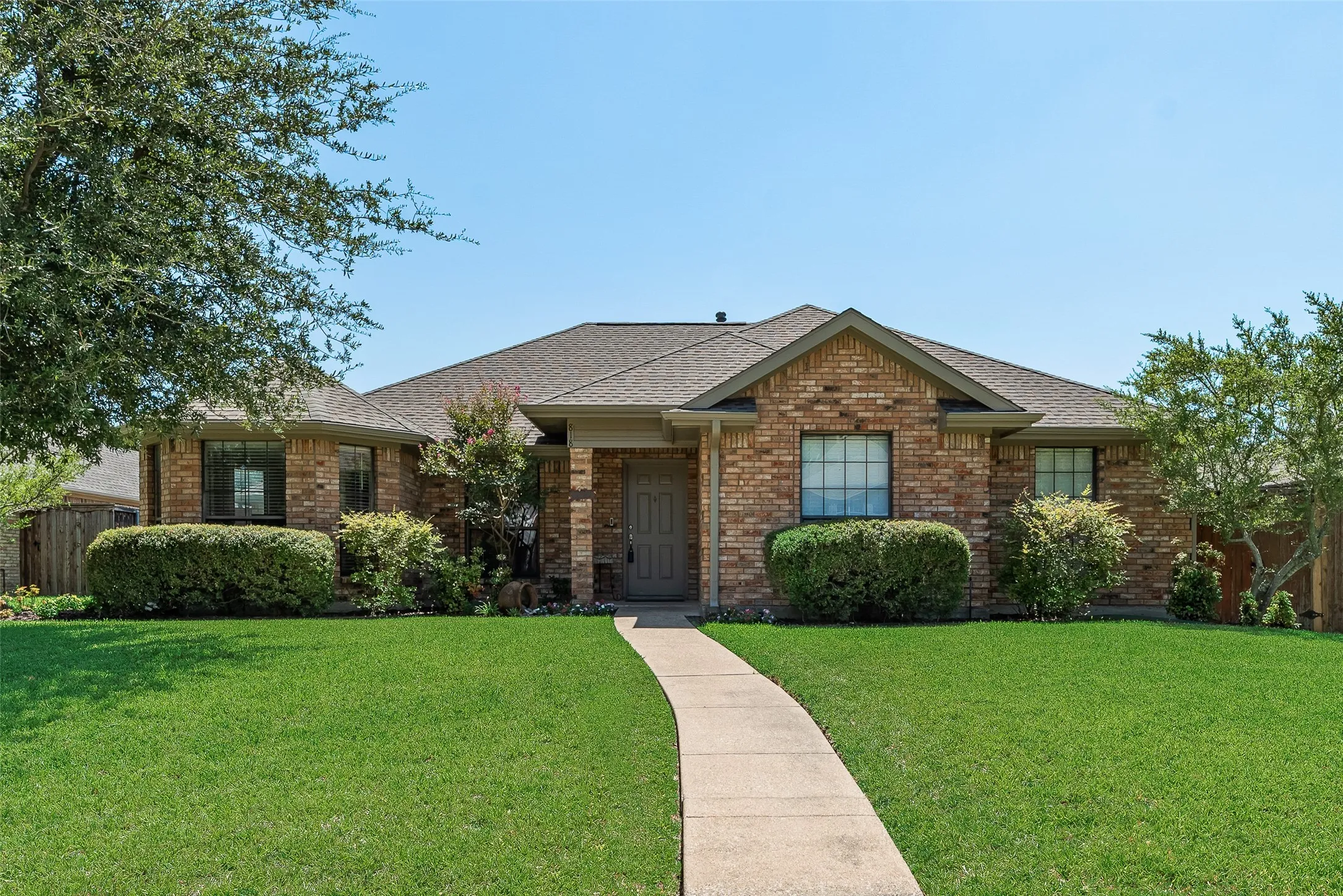 Single Family Residence For Sale in Collin County , 818 Foxwood Lane, Wylie, Texas 75098, 3 Bedroom, 2 Bathroom, 2 Garage spaces, 1,882 Sqft, built in 1995, mls#21365967, Real Estate Agent in Wylie, Homes For Sale in Collin county, Homes For Sale in Wylie, Realtor in Wylie Texas, Real Estate Brokerage Independent Realty Texas, Luminita Cordes Realtor