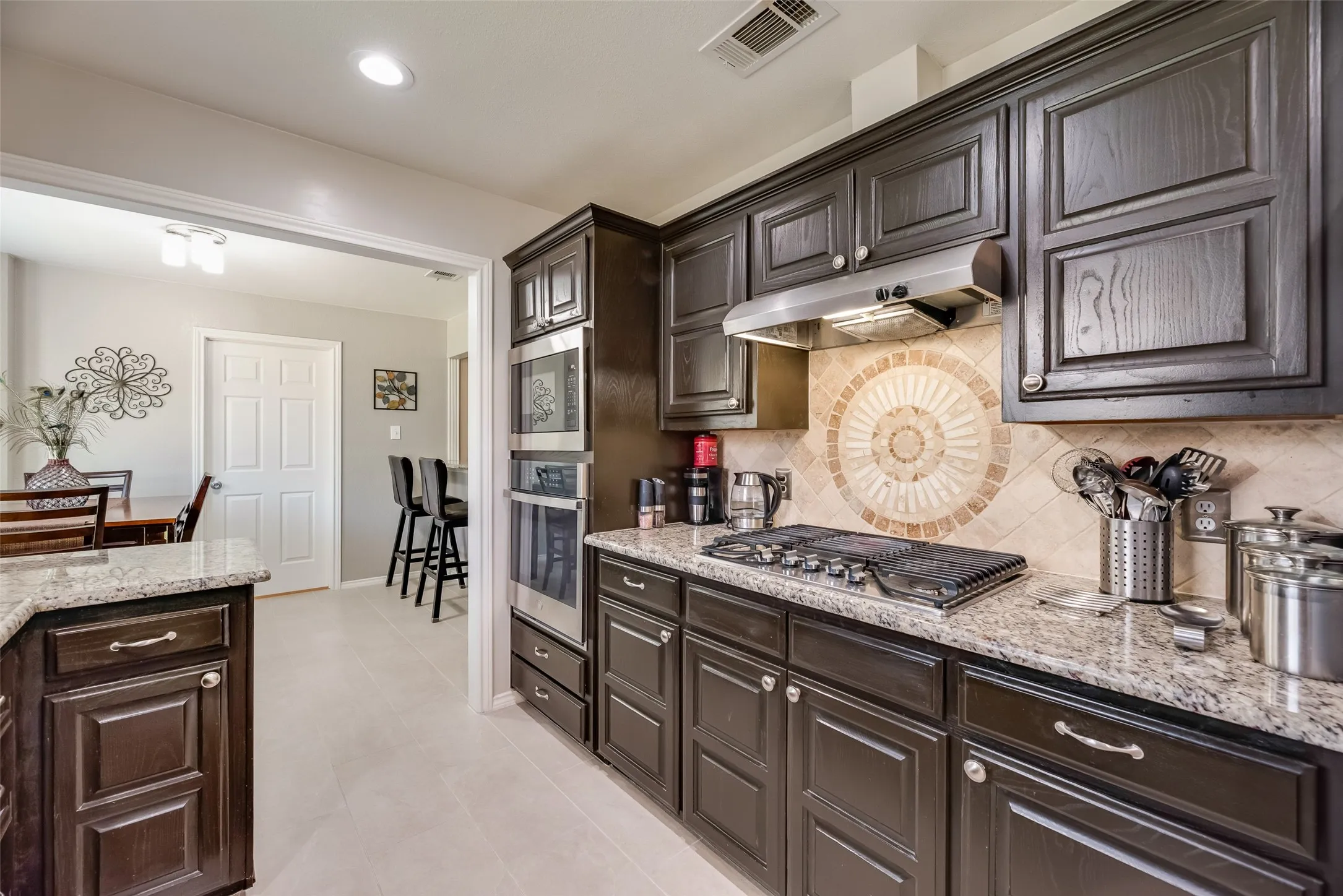 Single Family Residence For Sale in Collin County , 818 Foxwood Lane, Wylie, Texas 75098, 3 Bedroom, 2 Bathroom, 2 Garage spaces, 1,882 Sqft, built in 1995, mls#21365967, Real Estate Agent in Wylie, Homes For Sale in Collin county, Homes For Sale in Wylie, Realtor in Wylie Texas, Real Estate Brokerage Independent Realty Texas, Luminita Cordes Realtor