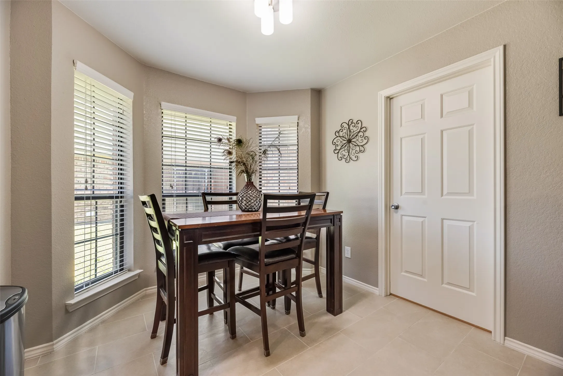 Single Family Residence For Sale in Collin County , 818 Foxwood Lane, Wylie, Texas 75098, 3 Bedroom, 2 Bathroom, 2 Garage spaces, 1,882 Sqft, built in 1995, mls#21365967, Real Estate Agent in Wylie, Homes For Sale in Collin county, Homes For Sale in Wylie, Realtor in Wylie Texas, Real Estate Brokerage Independent Realty Texas, Luminita Cordes Realtor