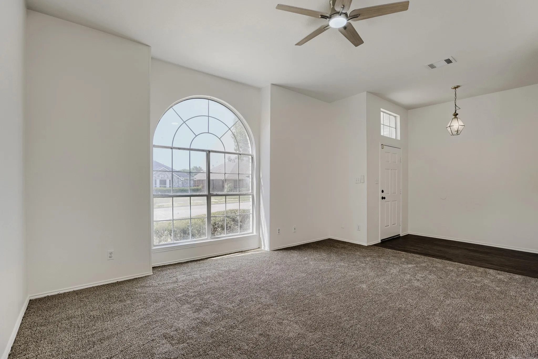 Single Family Residence For Sale in Collin County , 604 Andersonville Lane, Wylie, Texas 75098, 4 Bedroom, 2 Bathroom, 2 Garage spaces, 2,305 Sqft, built in 1990, mls#21362994, Real Estate Agent in Wylie, Homes For Sale in Collin county, Homes For Sale in Wylie, Realtor in Wylie Texas, Real Estate Brokerage Independent Realty Texas, Luminita Cordes Realtor