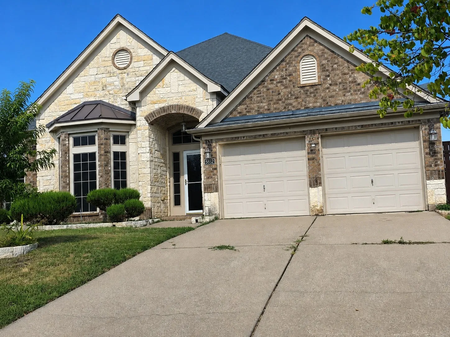 Single Family Residence For Rent in Tarrant County , 5852 Windy Meadow Lane, Grand Prairie, Texas 75052, 4 Bedroom, 2 Bathroom, 2 Garage spaces, 2,831 Sqft, built in 2006, mls#21366311, Real Estate Agent in Grand Prairie, Homes For Rent in Tarrant county, Homes For Rent in Grand Prairie, Realtor in Grand Prairie Texas, Real Estate Brokerage Independent Realty Texas, Luminita Cordes Realtor