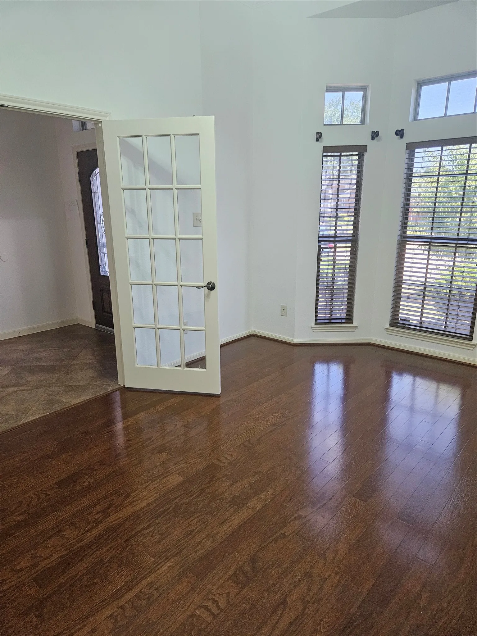 Single Family Residence For Rent in Tarrant County , 5852 Windy Meadow Lane, Grand Prairie, Texas 75052, 4 Bedroom, 2 Bathroom, 2 Garage spaces, 2,831 Sqft, built in 2006, mls#21366311, Real Estate Agent in Grand Prairie, Homes For Rent in Tarrant county, Homes For Rent in Grand Prairie, Realtor in Grand Prairie Texas, Real Estate Brokerage Independent Realty Texas, Luminita Cordes Realtor