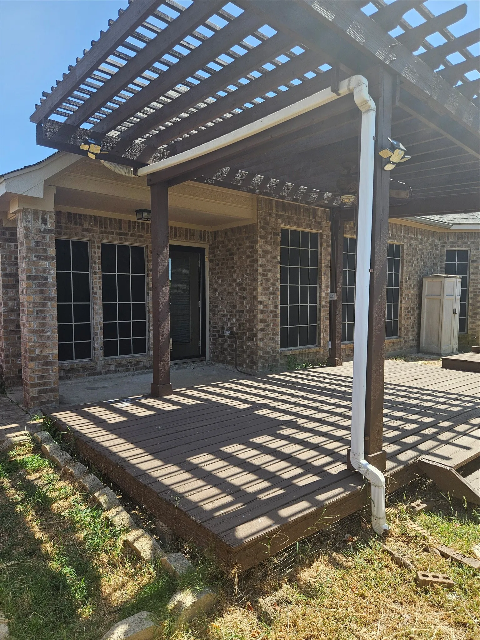 Single Family Residence For Rent in Tarrant County , 5852 Windy Meadow Lane, Grand Prairie, Texas 75052, 4 Bedroom, 2 Bathroom, 2 Garage spaces, 2,831 Sqft, built in 2006, mls#21366311, Real Estate Agent in Grand Prairie, Homes For Rent in Tarrant county, Homes For Rent in Grand Prairie, Realtor in Grand Prairie Texas, Real Estate Brokerage Independent Realty Texas, Luminita Cordes Realtor