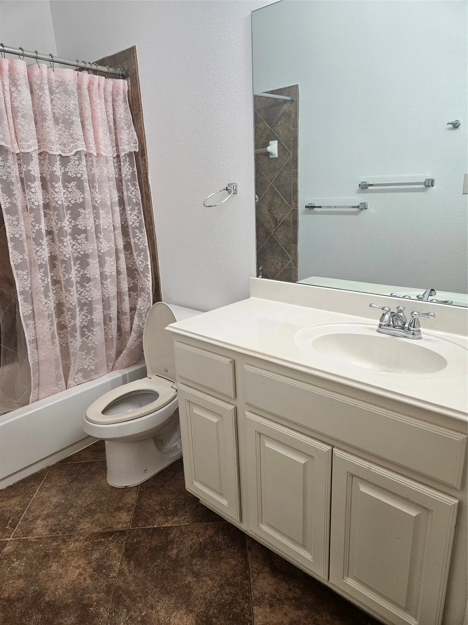 Single Family Residence For Rent in Tarrant County , 5852 Windy Meadow Lane, Grand Prairie, Texas 75052, 4 Bedroom, 2 Bathroom, 2 Garage spaces, 2,831 Sqft, built in 2006, mls#21366311, Real Estate Agent in Grand Prairie, Homes For Rent in Tarrant county, Homes For Rent in Grand Prairie, Realtor in Grand Prairie Texas, Real Estate Brokerage Independent Realty Texas, Luminita Cordes Realtor