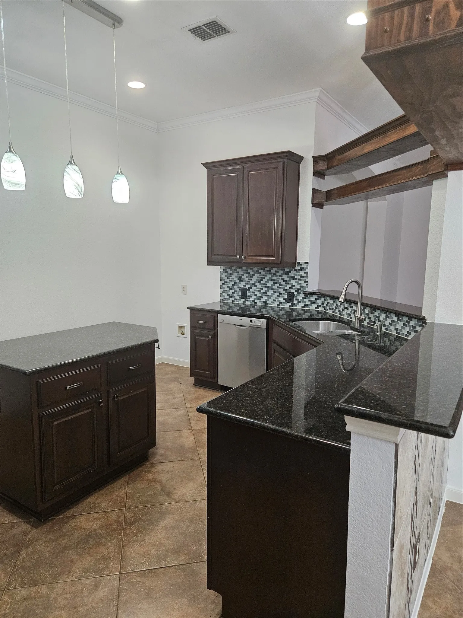 Single Family Residence For Rent in Tarrant County , 5852 Windy Meadow Lane, Grand Prairie, Texas 75052, 4 Bedroom, 2 Bathroom, 2 Garage spaces, 2,831 Sqft, built in 2006, mls#21366311, Real Estate Agent in Grand Prairie, Homes For Rent in Tarrant county, Homes For Rent in Grand Prairie, Realtor in Grand Prairie Texas, Real Estate Brokerage Independent Realty Texas, Luminita Cordes Realtor