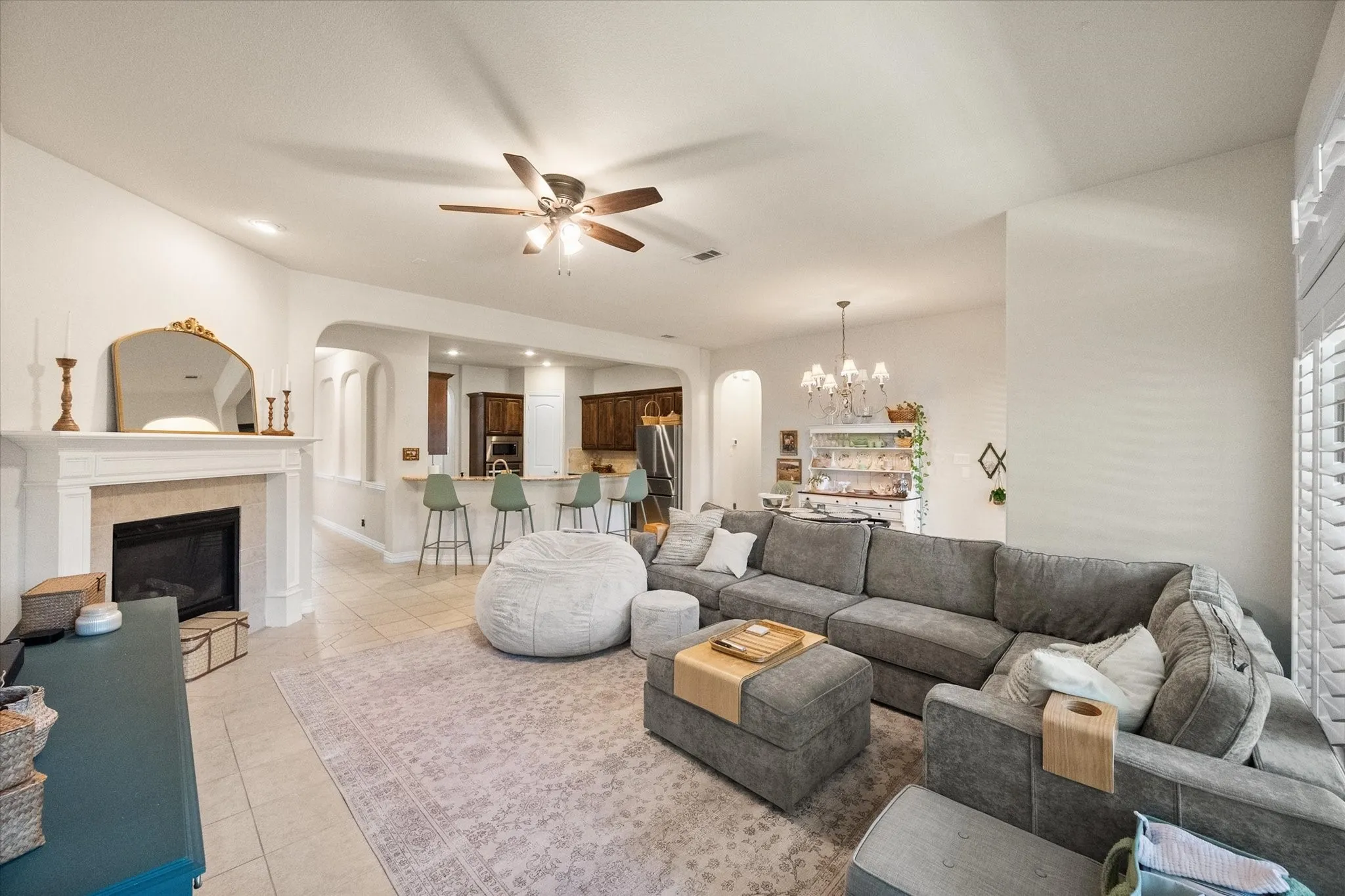 Single Family Residence For Sale in Denton County , 617 Newchester Drive, Roanoke, Texas 76262, 3 Bedroom, 3 Bathroom, 2 Garage spaces, 2,550 Sqft, built in 2013, mls#21366268, Real Estate Agent in Roanoke, Homes For Sale in Denton county, Homes For Sale in Roanoke, Realtor in Roanoke Texas, Real Estate Brokerage Independent Realty Texas, Luminita Cordes Realtor