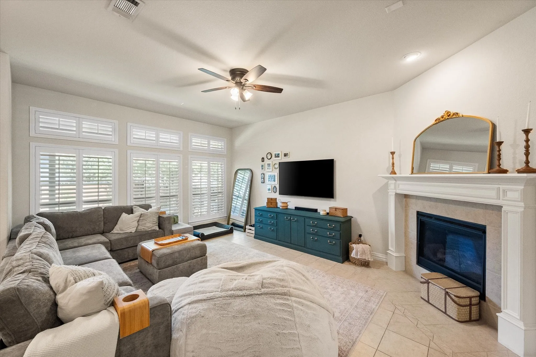 Single Family Residence For Sale in Denton County , 617 Newchester Drive, Roanoke, Texas 76262, 3 Bedroom, 3 Bathroom, 2 Garage spaces, 2,550 Sqft, built in 2013, mls#21366268, Real Estate Agent in Roanoke, Homes For Sale in Denton county, Homes For Sale in Roanoke, Realtor in Roanoke Texas, Real Estate Brokerage Independent Realty Texas, Luminita Cordes Realtor