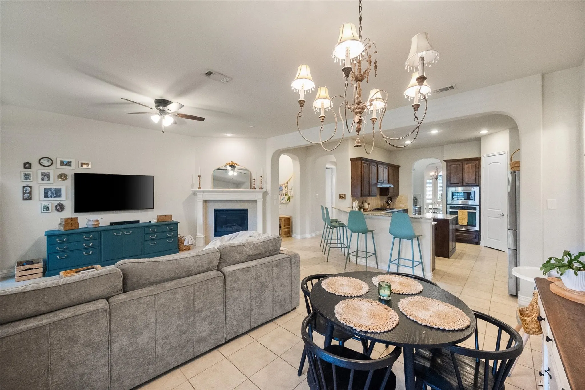 Single Family Residence For Sale in Denton County , 617 Newchester Drive, Roanoke, Texas 76262, 3 Bedroom, 3 Bathroom, 2 Garage spaces, 2,550 Sqft, built in 2013, mls#21366268, Real Estate Agent in Roanoke, Homes For Sale in Denton county, Homes For Sale in Roanoke, Realtor in Roanoke Texas, Real Estate Brokerage Independent Realty Texas, Luminita Cordes Realtor