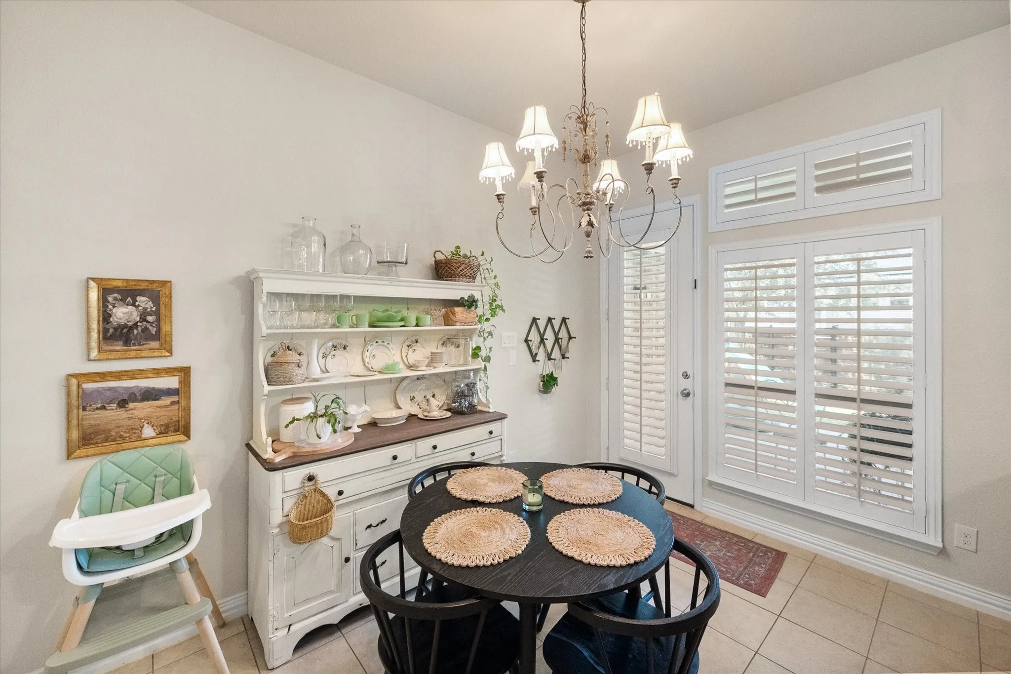 Single Family Residence For Sale in Denton County , 617 Newchester Drive, Roanoke, Texas 76262, 3 Bedroom, 3 Bathroom, 2 Garage spaces, 2,550 Sqft, built in 2013, mls#21366268, Real Estate Agent in Roanoke, Homes For Sale in Denton county, Homes For Sale in Roanoke, Realtor in Roanoke Texas, Real Estate Brokerage Independent Realty Texas, Luminita Cordes Realtor