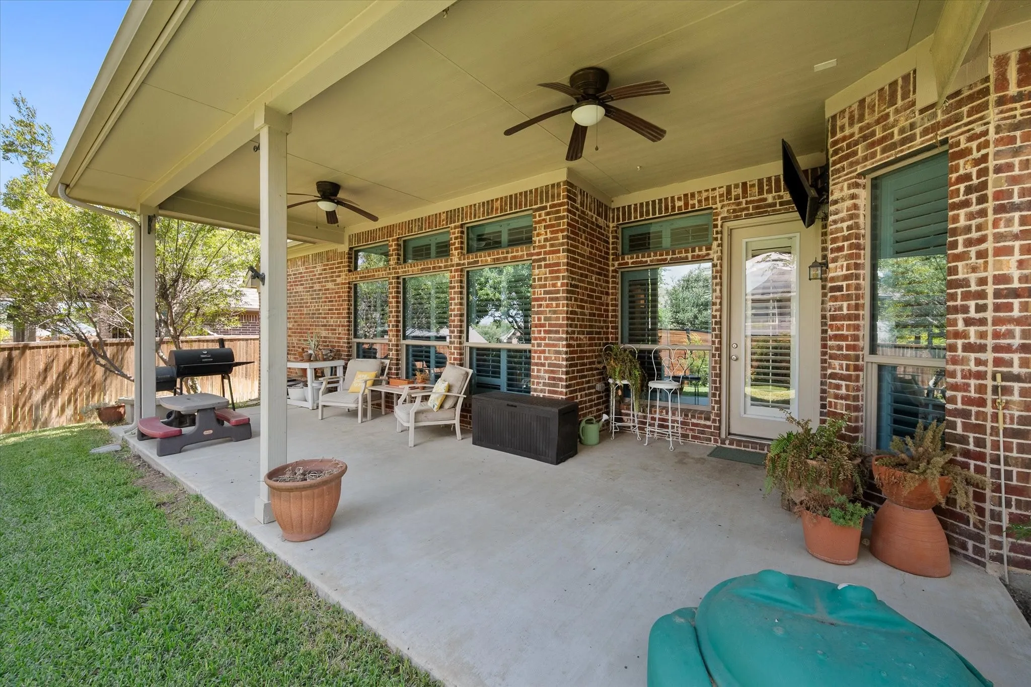 Single Family Residence For Sale in Denton County , 617 Newchester Drive, Roanoke, Texas 76262, 3 Bedroom, 3 Bathroom, 2 Garage spaces, 2,550 Sqft, built in 2013, mls#21366268, Real Estate Agent in Roanoke, Homes For Sale in Denton county, Homes For Sale in Roanoke, Realtor in Roanoke Texas, Real Estate Brokerage Independent Realty Texas, Luminita Cordes Realtor