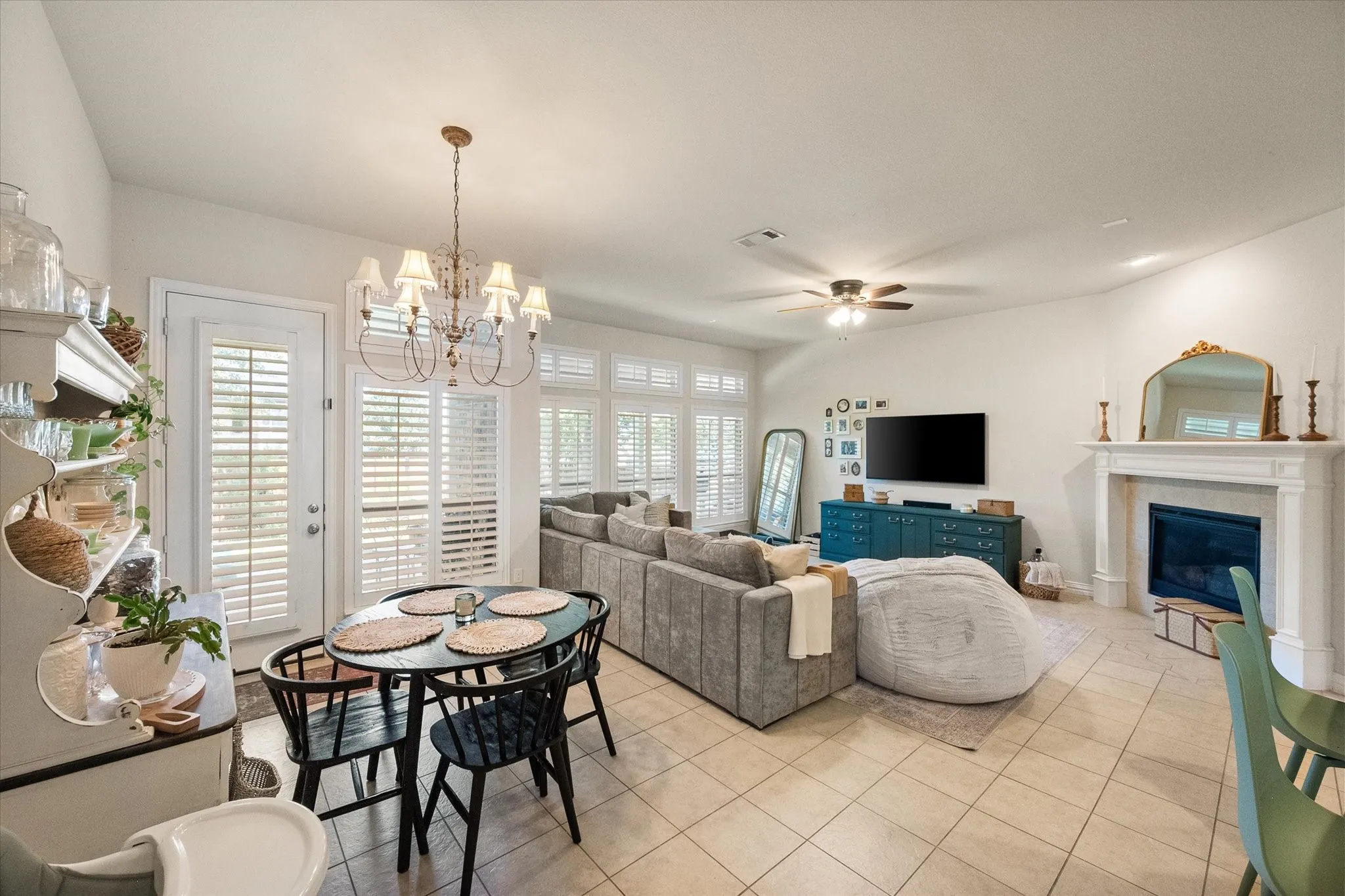 living room and second dining/breakfast area