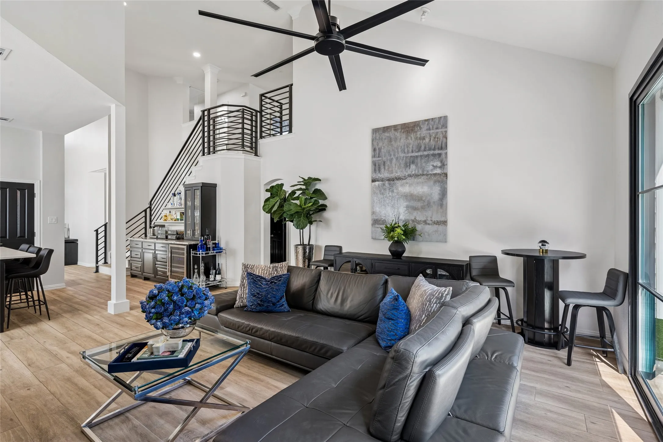 Single Family Residence For Sale in Tarrant County , 129 Satinwood, Grapevine, Texas 76051, 3 Bedroom, 3 Bathroom, 2 Garage spaces, 2,527 Sqft, built in 2002, mls#21363976, Real Estate Agent in Grapevine, Homes For Sale in Tarrant county, Homes For Sale in Grapevine, Realtor in Grapevine Texas, Real Estate Brokerage Independent Realty Texas, Luminita Cordes Realtor