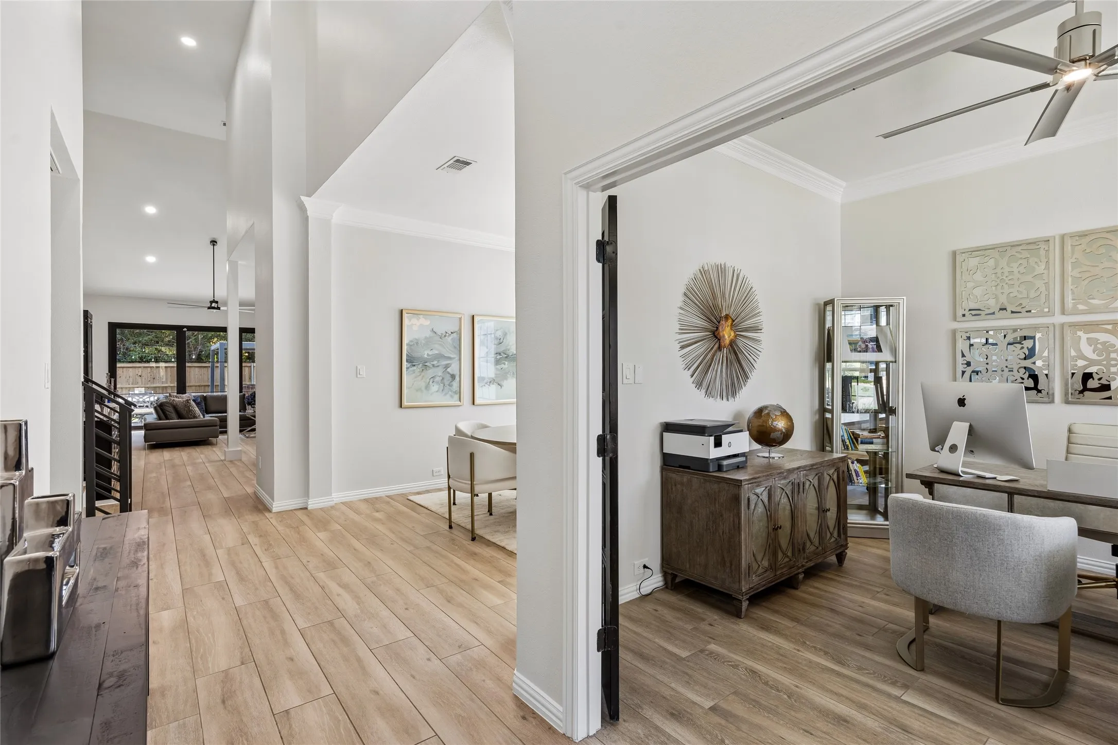 Single Family Residence For Sale in Tarrant County , 129 Satinwood, Grapevine, Texas 76051, 3 Bedroom, 3 Bathroom, 2 Garage spaces, 2,527 Sqft, built in 2002, mls#21363976, Real Estate Agent in Grapevine, Homes For Sale in Tarrant county, Homes For Sale in Grapevine, Realtor in Grapevine Texas, Real Estate Brokerage Independent Realty Texas, Luminita Cordes Realtor