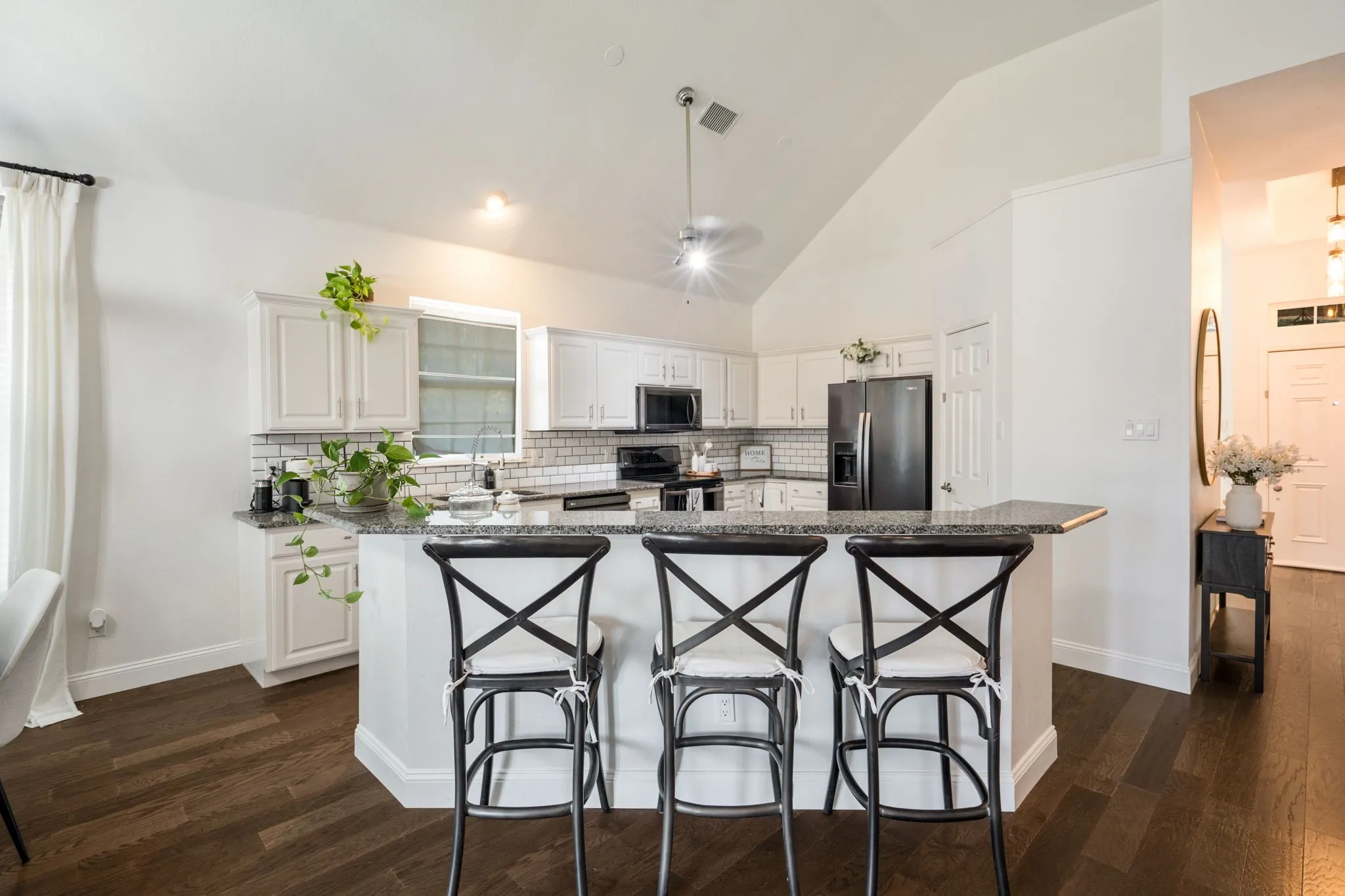 Single Family Residence For Sale in Dallas County , 3010 Harborview Boulevard, Rowlett, Texas 75088, 4 Bedroom, 2 Bathroom, 2 Garage spaces, 2,333 Sqft, built in 1995, mls#21363636, Real Estate Agent in Rowlett, Homes For Sale in Dallas county, Homes For Sale in Rowlett, Realtor in Rowlett Texas, Real Estate Brokerage Independent Realty Texas, Luminita Cordes Realtor