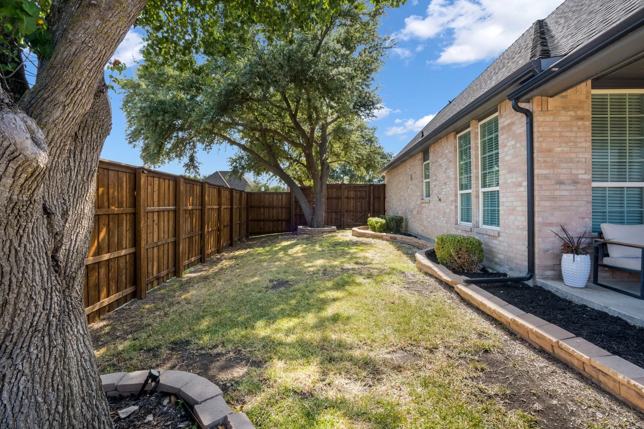 Single Family Residence For Sale in Dallas County , 3010 Harborview Boulevard, Rowlett, Texas 75088, 4 Bedroom, 2 Bathroom, 2 Garage spaces, 2,333 Sqft, built in 1995, mls#21363636, Real Estate Agent in Rowlett, Homes For Sale in Dallas county, Homes For Sale in Rowlett, Realtor in Rowlett Texas, Real Estate Brokerage Independent Realty Texas, Luminita Cordes Realtor