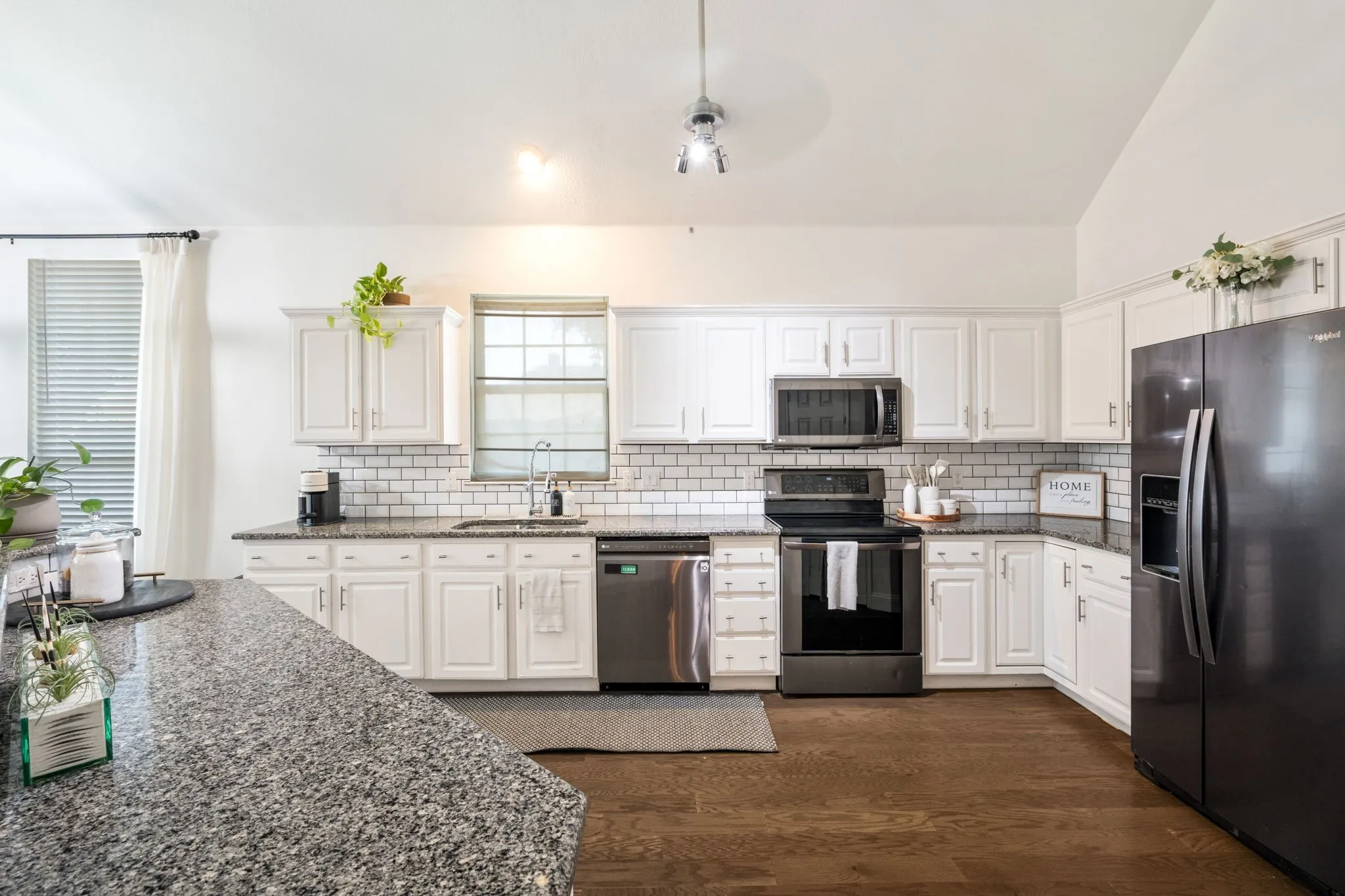 Single Family Residence For Sale in Dallas County , 3010 Harborview Boulevard, Rowlett, Texas 75088, 4 Bedroom, 2 Bathroom, 2 Garage spaces, 2,333 Sqft, built in 1995, mls#21363636, Real Estate Agent in Rowlett, Homes For Sale in Dallas county, Homes For Sale in Rowlett, Realtor in Rowlett Texas, Real Estate Brokerage Independent Realty Texas, Luminita Cordes Realtor