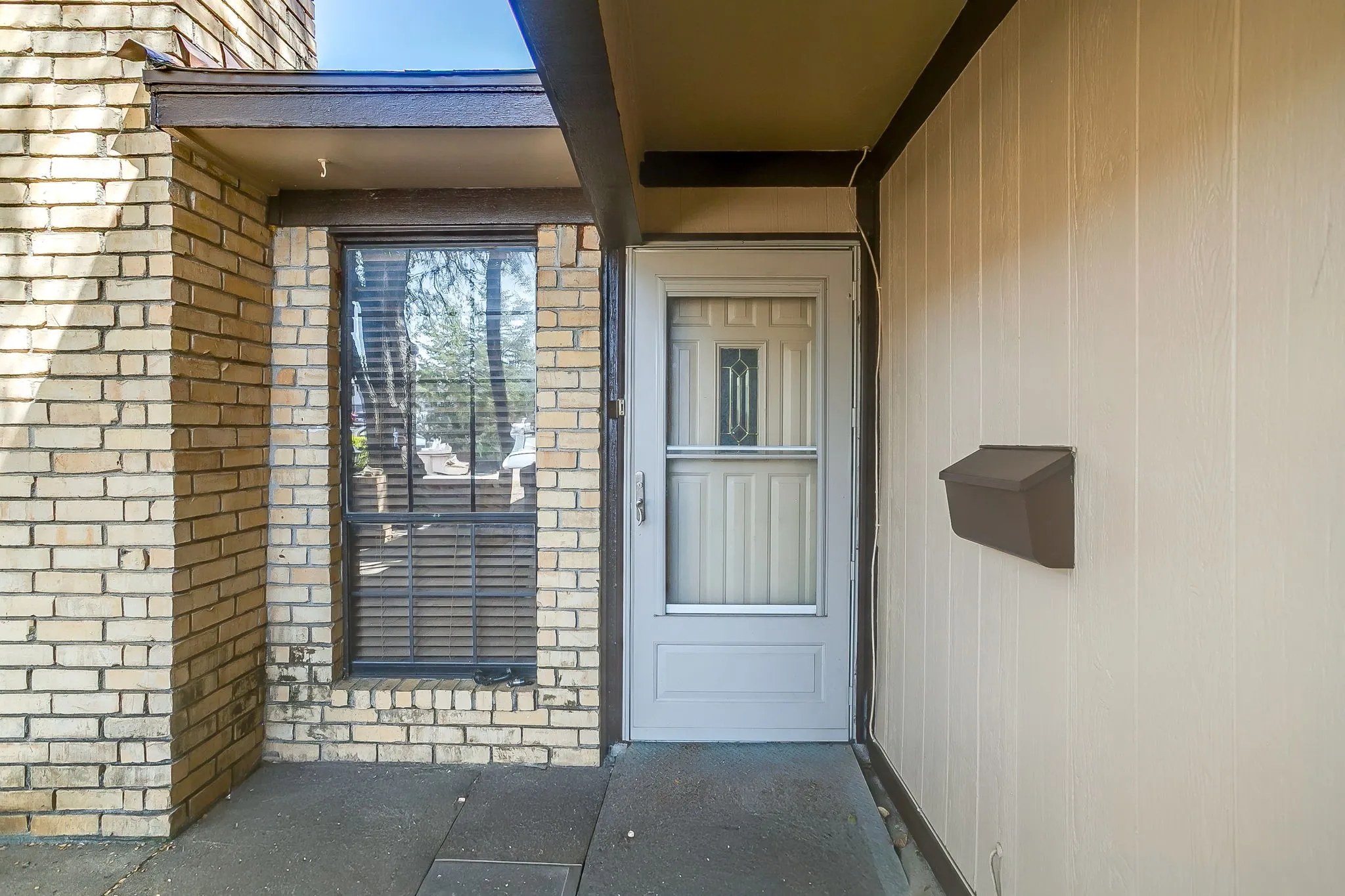 Duplex For Rent in Tarrant County , 3031 Las Vegas Trail, Fort Worth, Texas 76116, 3 Bedroom, 2 Bathroom, 2 Garage spaces, 1,494 Sqft, built in 1976, mls#21366114, Real Estate Agent in Fort Worth, Homes For Rent in Tarrant county, Homes For Rent in Fort Worth, Realtor in Fort Worth Texas, Real Estate Brokerage Independent Realty Texas, Luminita Cordes Realtor