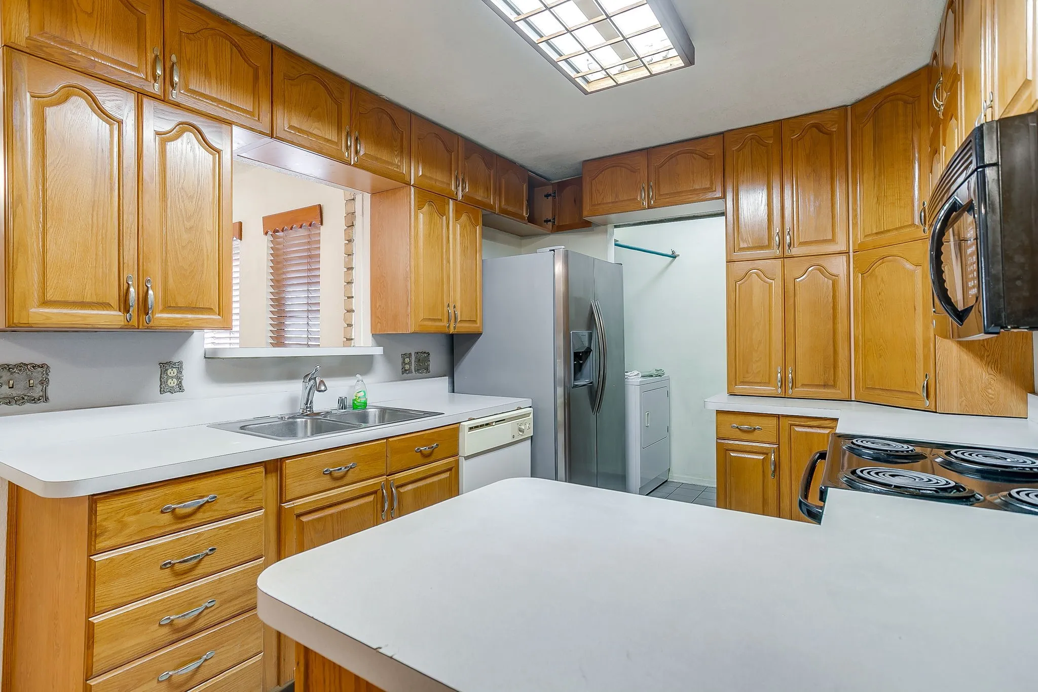Duplex For Rent in Tarrant County , 3031 Las Vegas Trail, Fort Worth, Texas 76116, 3 Bedroom, 2 Bathroom, 2 Garage spaces, 1,494 Sqft, built in 1976, mls#21366114, Real Estate Agent in Fort Worth, Homes For Rent in Tarrant county, Homes For Rent in Fort Worth, Realtor in Fort Worth Texas, Real Estate Brokerage Independent Realty Texas, Luminita Cordes Realtor
