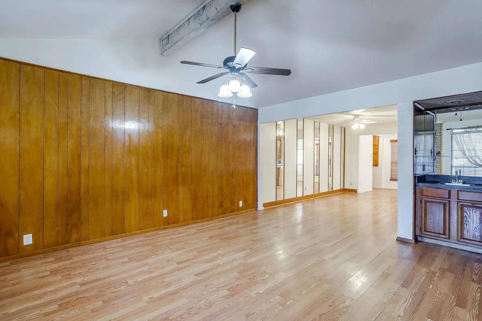 Duplex For Rent in Tarrant County , 3031 Las Vegas Trail, Fort Worth, Texas 76116, 3 Bedroom, 2 Bathroom, 2 Garage spaces, 1,494 Sqft, built in 1976, mls#21366114, Real Estate Agent in Fort Worth, Homes For Rent in Tarrant county, Homes For Rent in Fort Worth, Realtor in Fort Worth Texas, Real Estate Brokerage Independent Realty Texas, Luminita Cordes Realtor