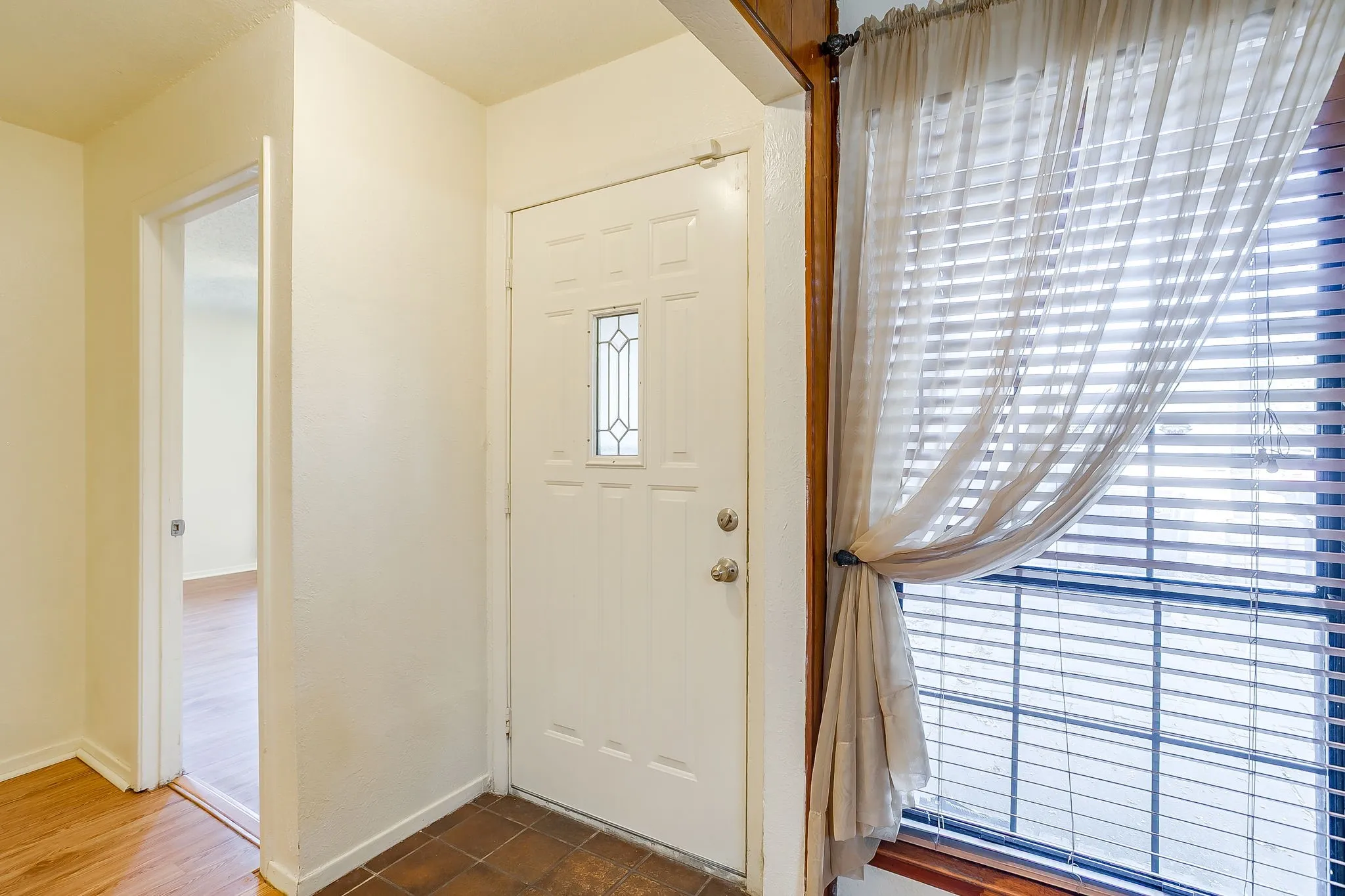 Duplex For Rent in Tarrant County , 3031 Las Vegas Trail, Fort Worth, Texas 76116, 3 Bedroom, 2 Bathroom, 2 Garage spaces, 1,494 Sqft, built in 1976, mls#21366114, Real Estate Agent in Fort Worth, Homes For Rent in Tarrant county, Homes For Rent in Fort Worth, Realtor in Fort Worth Texas, Real Estate Brokerage Independent Realty Texas, Luminita Cordes Realtor