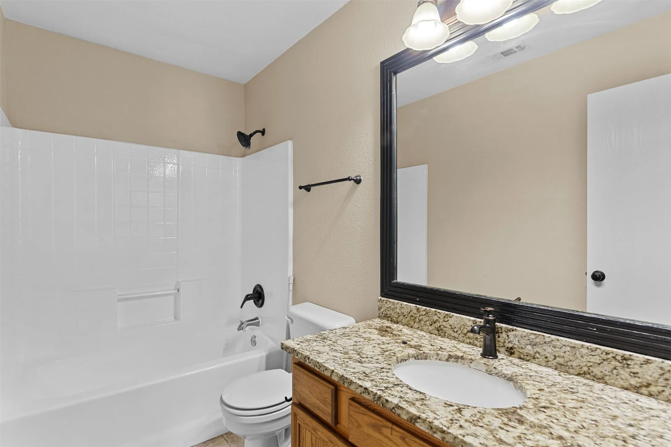 Single Family Residence For Sale in Ellis County , 1422 Misty Meadow Drive, Midlothian, Texas 76065, 3 Bedroom, 2 Bathroom, 2 Garage spaces, 1,438 Sqft, built in 2000, mls#21364073, Real Estate Agent in Midlothian, Homes For Sale in Ellis county, Homes For Sale in Midlothian, Realtor in Midlothian Texas, Real Estate Brokerage Independent Realty Texas, Luminita Cordes Realtor