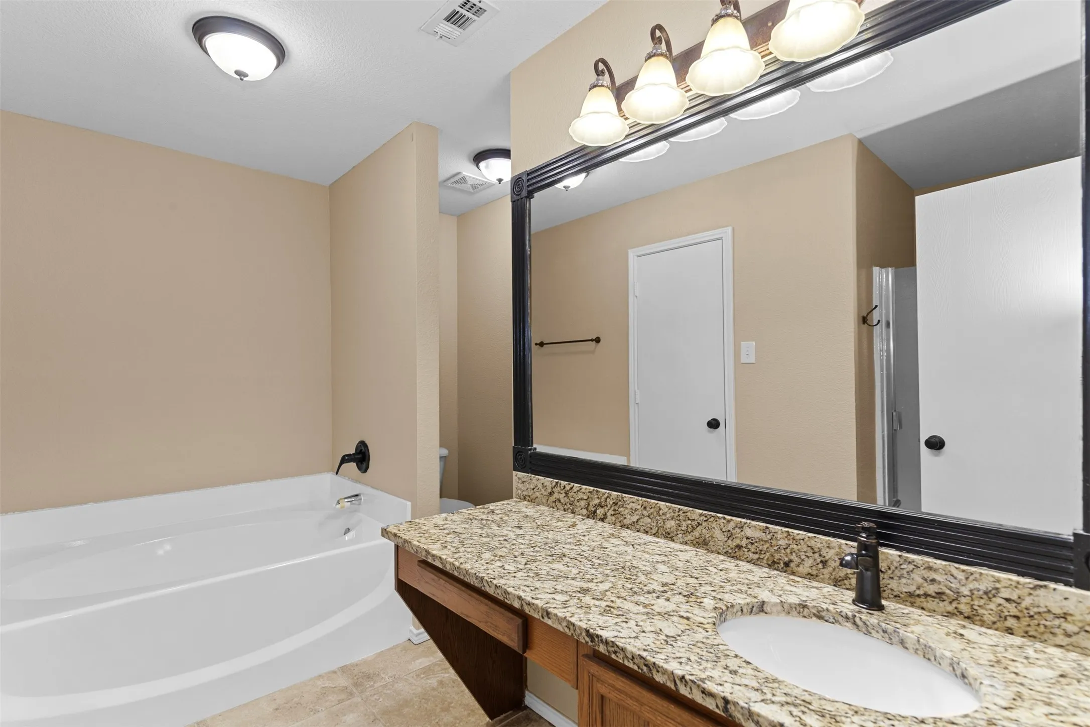 Single Family Residence For Sale in Ellis County , 1422 Misty Meadow Drive, Midlothian, Texas 76065, 3 Bedroom, 2 Bathroom, 2 Garage spaces, 1,438 Sqft, built in 2000, mls#21364073, Real Estate Agent in Midlothian, Homes For Sale in Ellis county, Homes For Sale in Midlothian, Realtor in Midlothian Texas, Real Estate Brokerage Independent Realty Texas, Luminita Cordes Realtor
