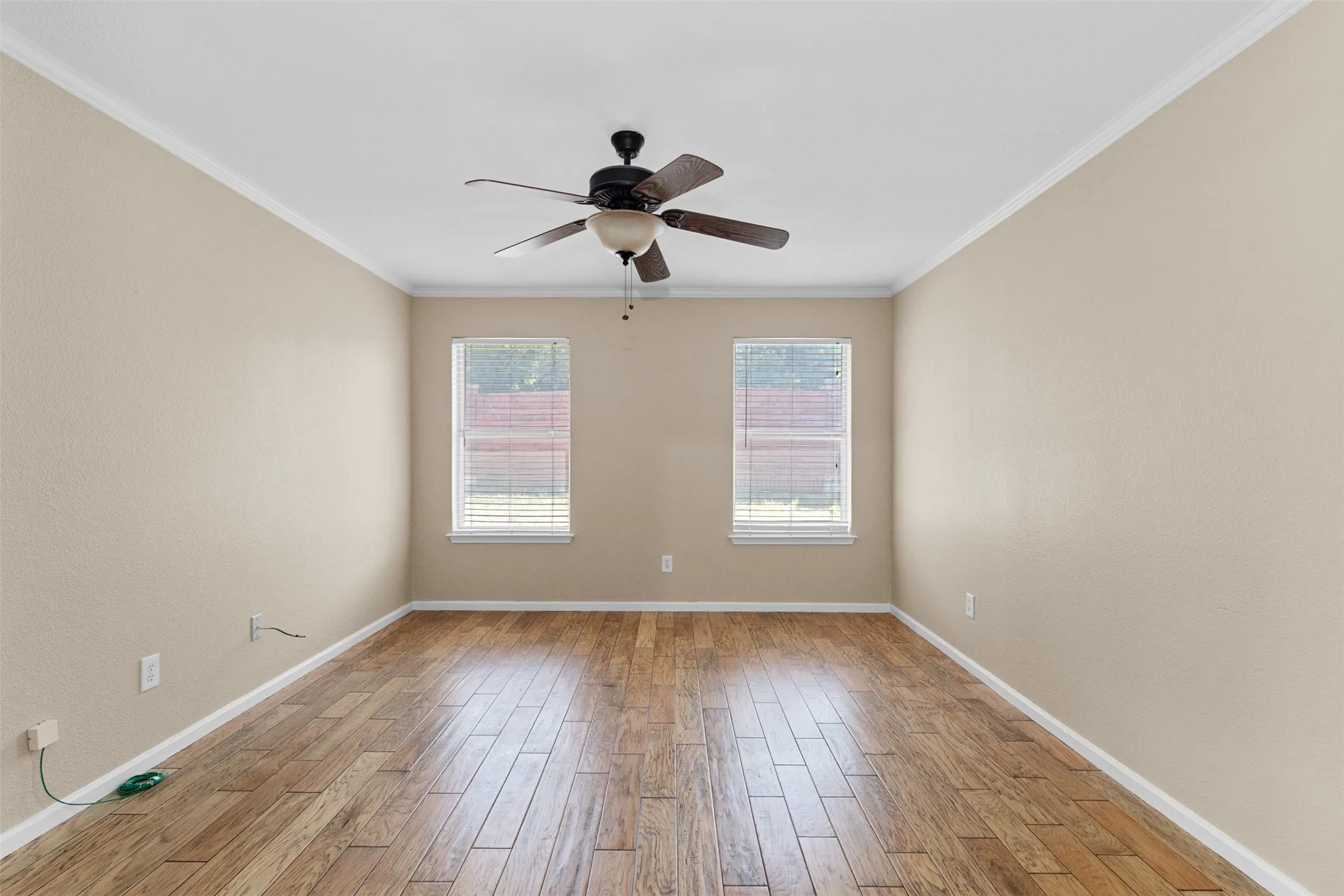 Single Family Residence For Sale in Ellis County , 1422 Misty Meadow Drive, Midlothian, Texas 76065, 3 Bedroom, 2 Bathroom, 2 Garage spaces, 1,438 Sqft, built in 2000, mls#21364073, Real Estate Agent in Midlothian, Homes For Sale in Ellis county, Homes For Sale in Midlothian, Realtor in Midlothian Texas, Real Estate Brokerage Independent Realty Texas, Luminita Cordes Realtor
