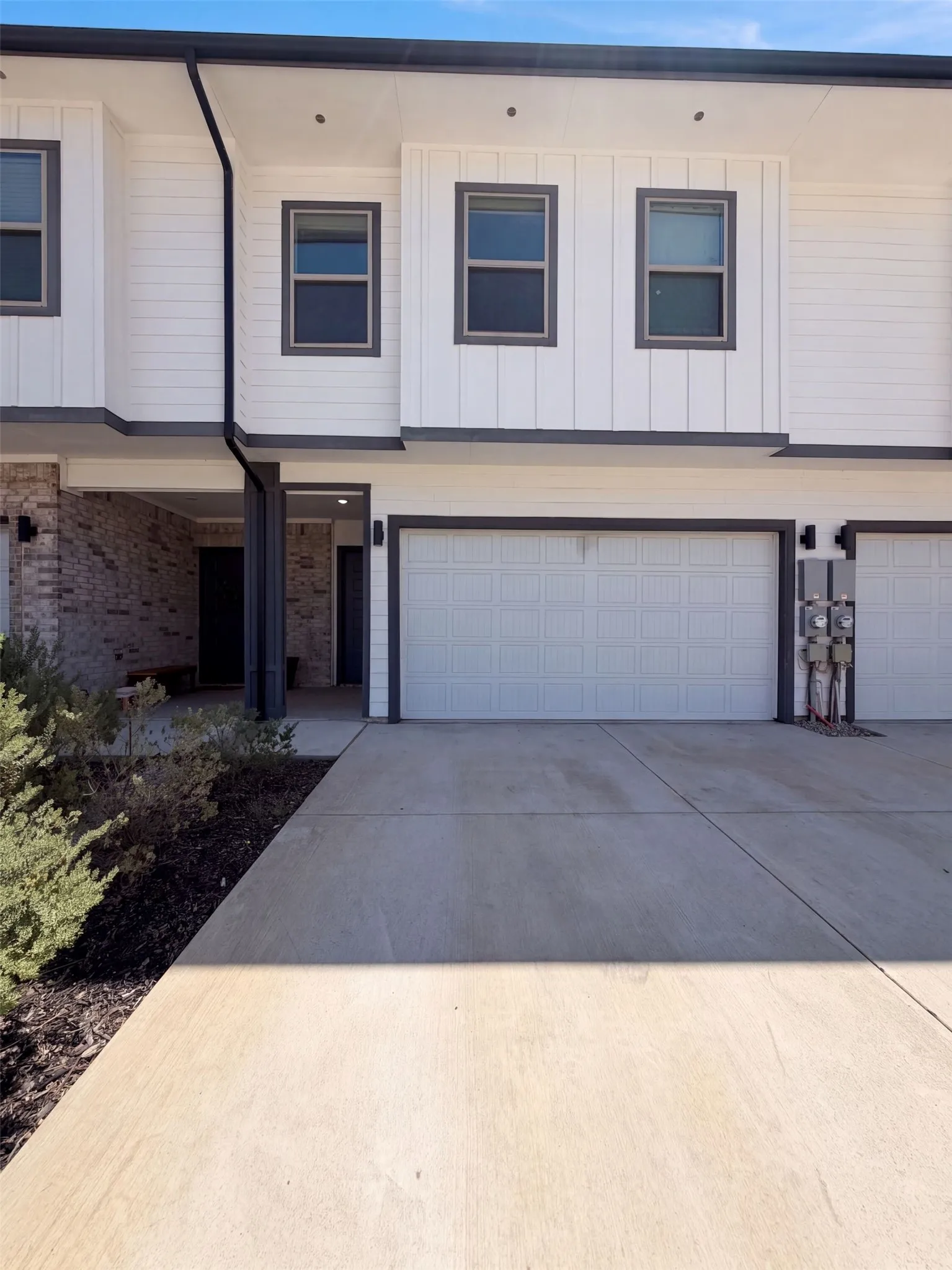 Townhouse For Sale in Collin County , 1020 17th Street, Plano, Texas 75074, 3 Bedroom, 3 Bathroom, 2 Garage spaces, 1,582 Sqft, built in 2022, mls#21366329, Real Estate Agent in Plano, Homes For Sale in Collin county, Homes For Sale in Plano, Realtor in Plano Texas, Real Estate Brokerage Independent Realty Texas, Luminita Cordes Realtor