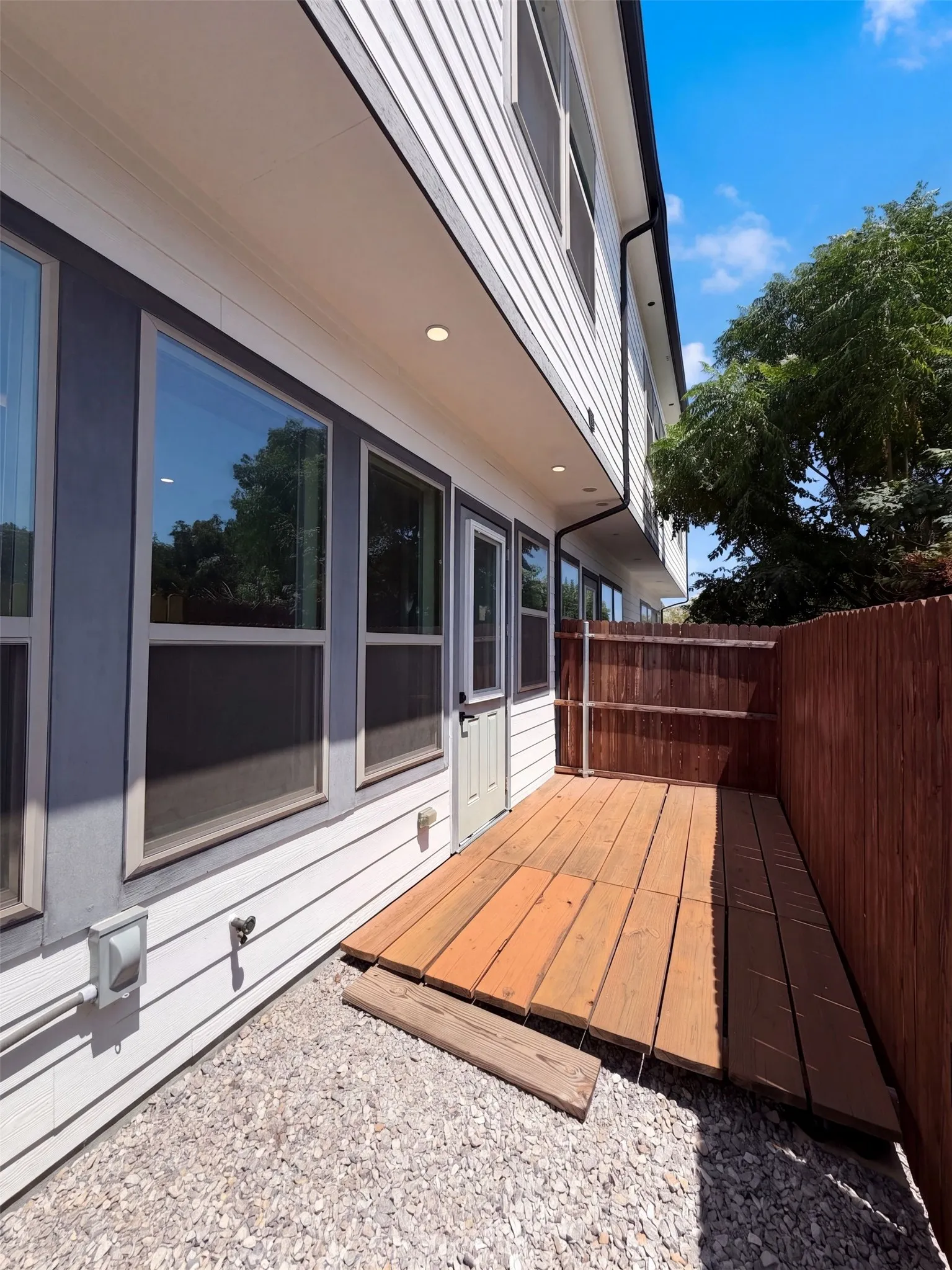 Townhouse For Sale in Collin County , 1020 17th Street, Plano, Texas 75074, 3 Bedroom, 3 Bathroom, 2 Garage spaces, 1,582 Sqft, built in 2022, mls#21366329, Real Estate Agent in Plano, Homes For Sale in Collin county, Homes For Sale in Plano, Realtor in Plano Texas, Real Estate Brokerage Independent Realty Texas, Luminita Cordes Realtor