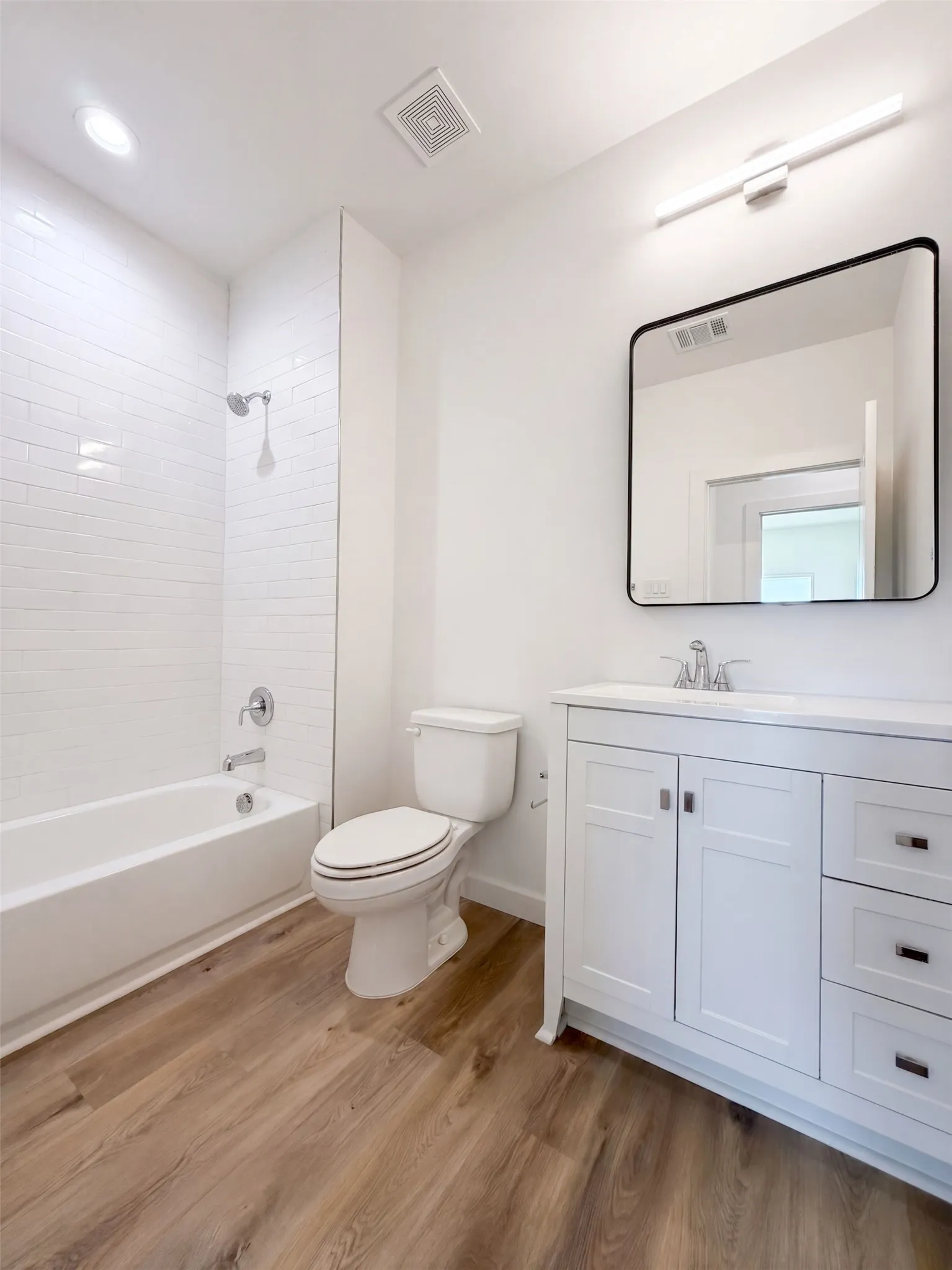 Townhouse For Sale in Collin County , 1020 17th Street, Plano, Texas 75074, 3 Bedroom, 3 Bathroom, 2 Garage spaces, 1,582 Sqft, built in 2022, mls#21366329, Real Estate Agent in Plano, Homes For Sale in Collin county, Homes For Sale in Plano, Realtor in Plano Texas, Real Estate Brokerage Independent Realty Texas, Luminita Cordes Realtor
