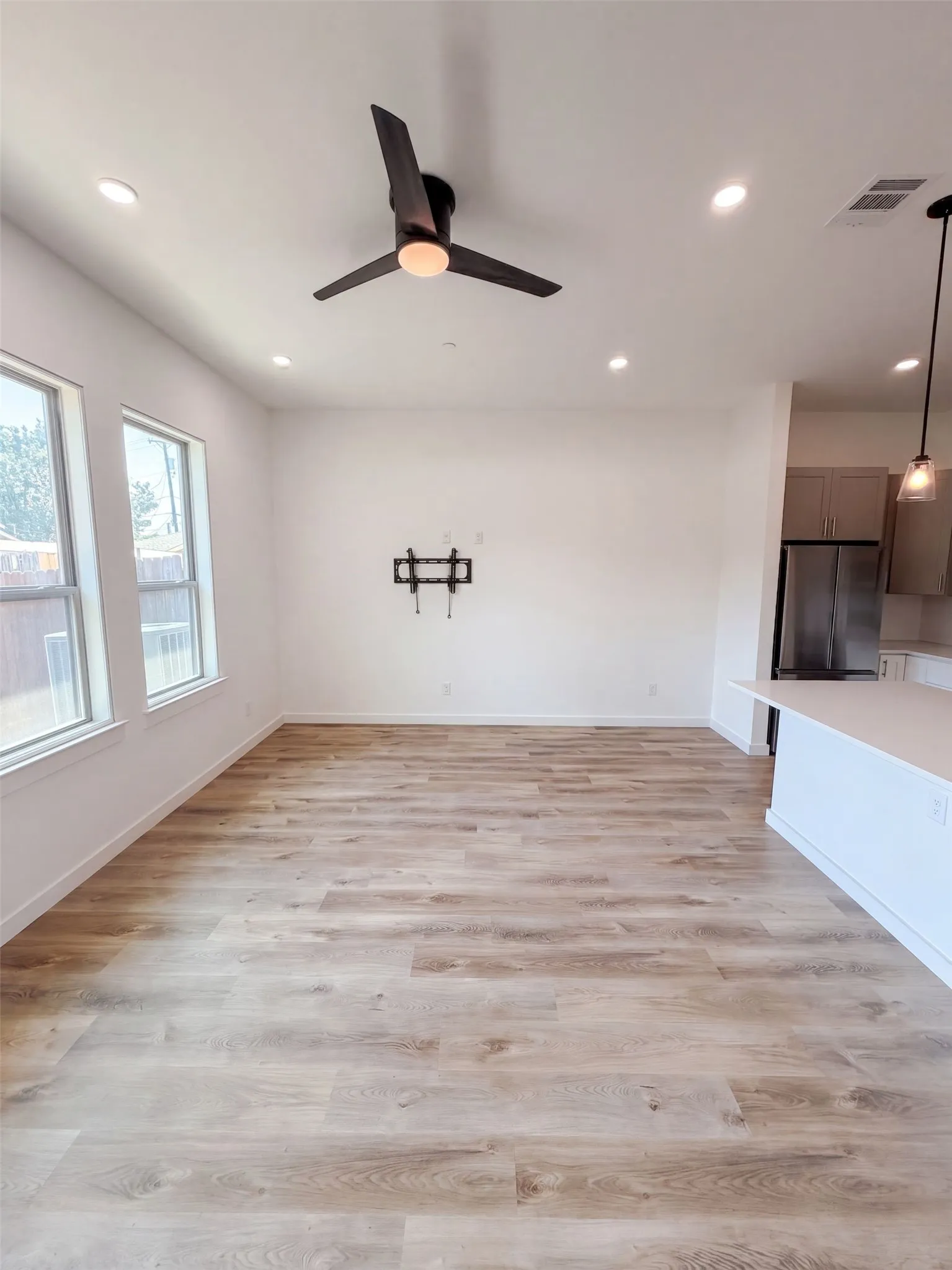 Townhouse For Sale in Collin County , 1020 17th Street, Plano, Texas 75074, 3 Bedroom, 3 Bathroom, 2 Garage spaces, 1,582 Sqft, built in 2022, mls#21366329, Real Estate Agent in Plano, Homes For Sale in Collin county, Homes For Sale in Plano, Realtor in Plano Texas, Real Estate Brokerage Independent Realty Texas, Luminita Cordes Realtor