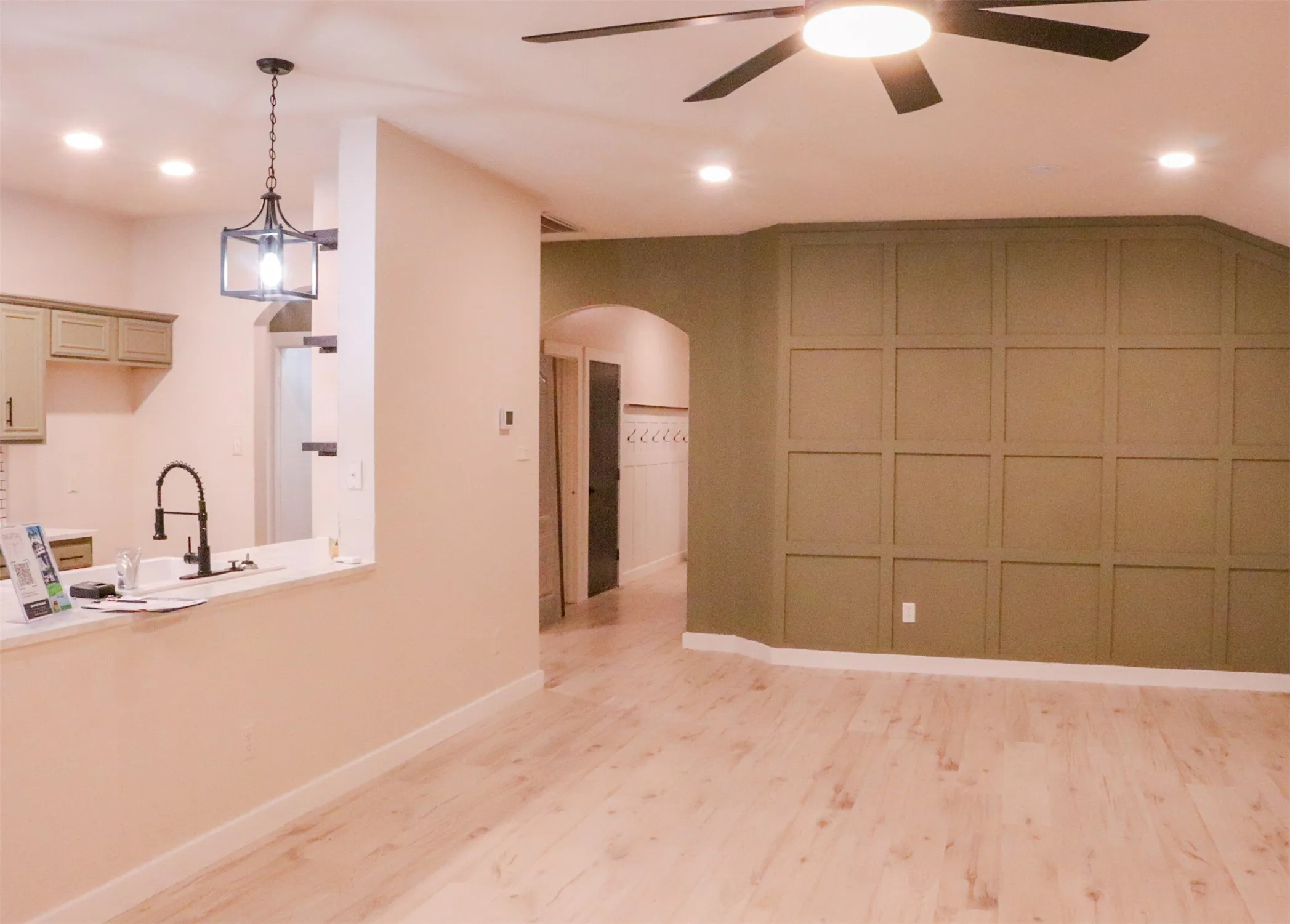 Single Family Residence For Sale in Tarrant County , 8217 Three Bars Drive, Fort Worth, Texas 76179, 3 Bedroom, 2 Bathroom, 2 Garage spaces, 1,546 Sqft, built in 2006, mls#21363009, Real Estate Agent in Fort Worth, Homes For Sale in Tarrant county, Homes For Sale in Fort Worth, Realtor in Fort Worth Texas, Real Estate Brokerage Independent Realty Texas, Luminita Cordes Realtor